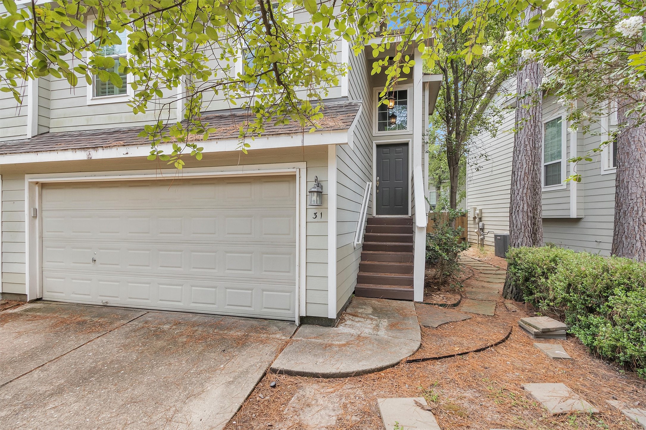 31 N Walden Elms Circle Property Photo 2