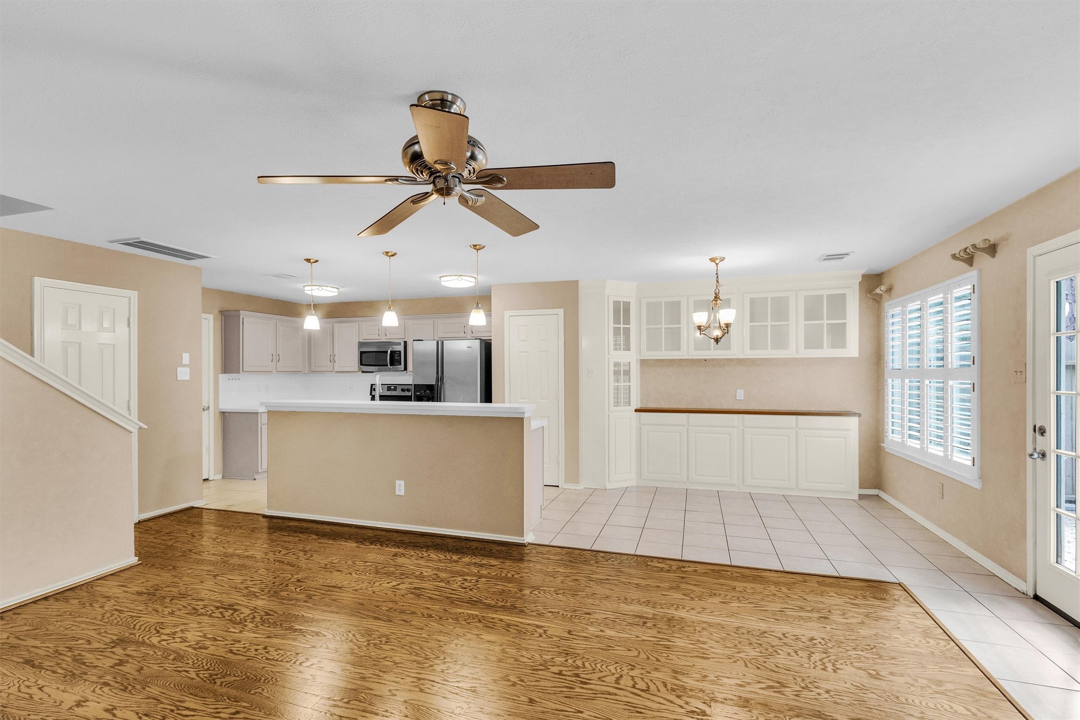 31 N Walden Elms Circle Property Photo 6