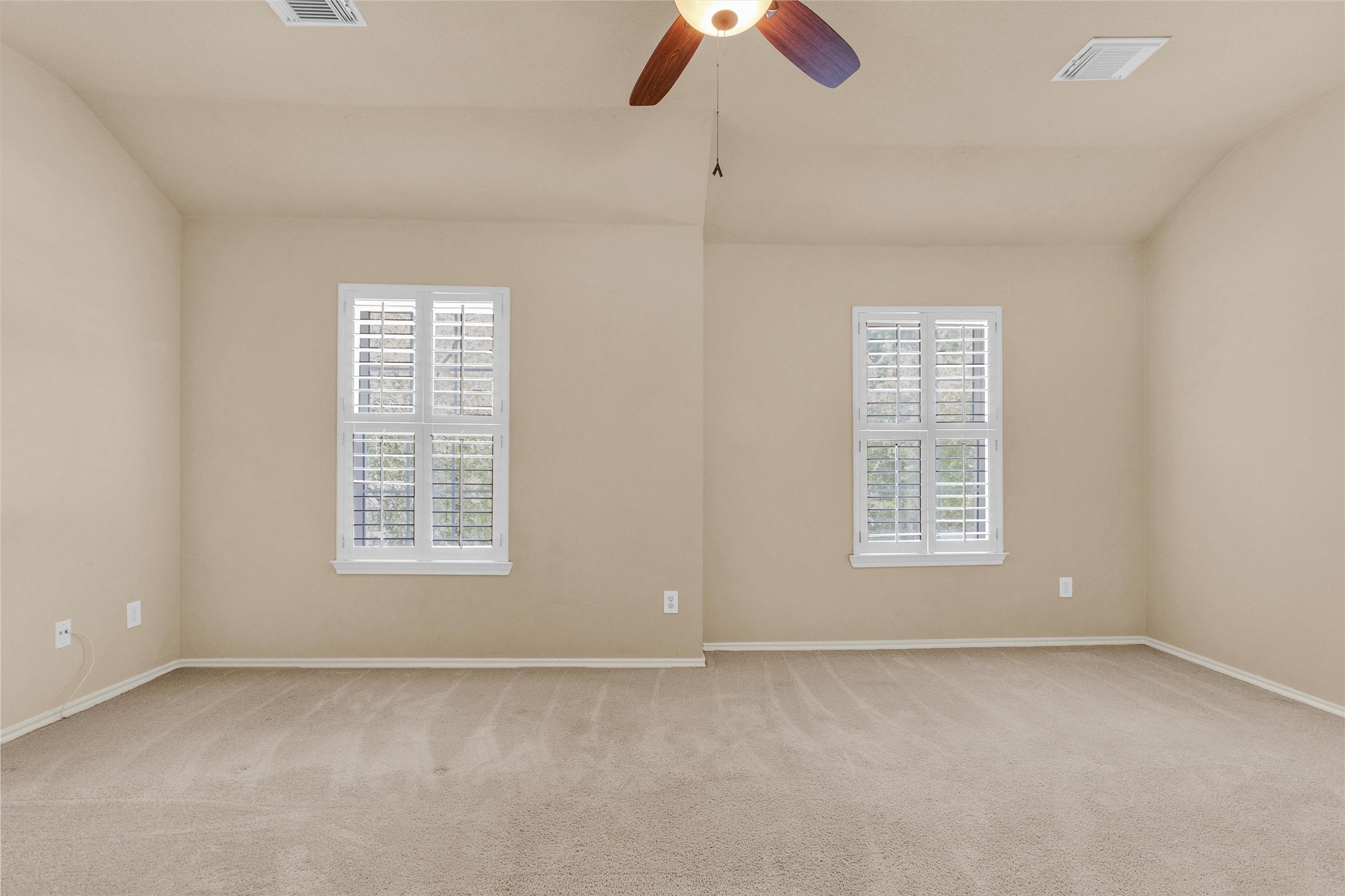 31 N Walden Elms Circle Property Photo 12