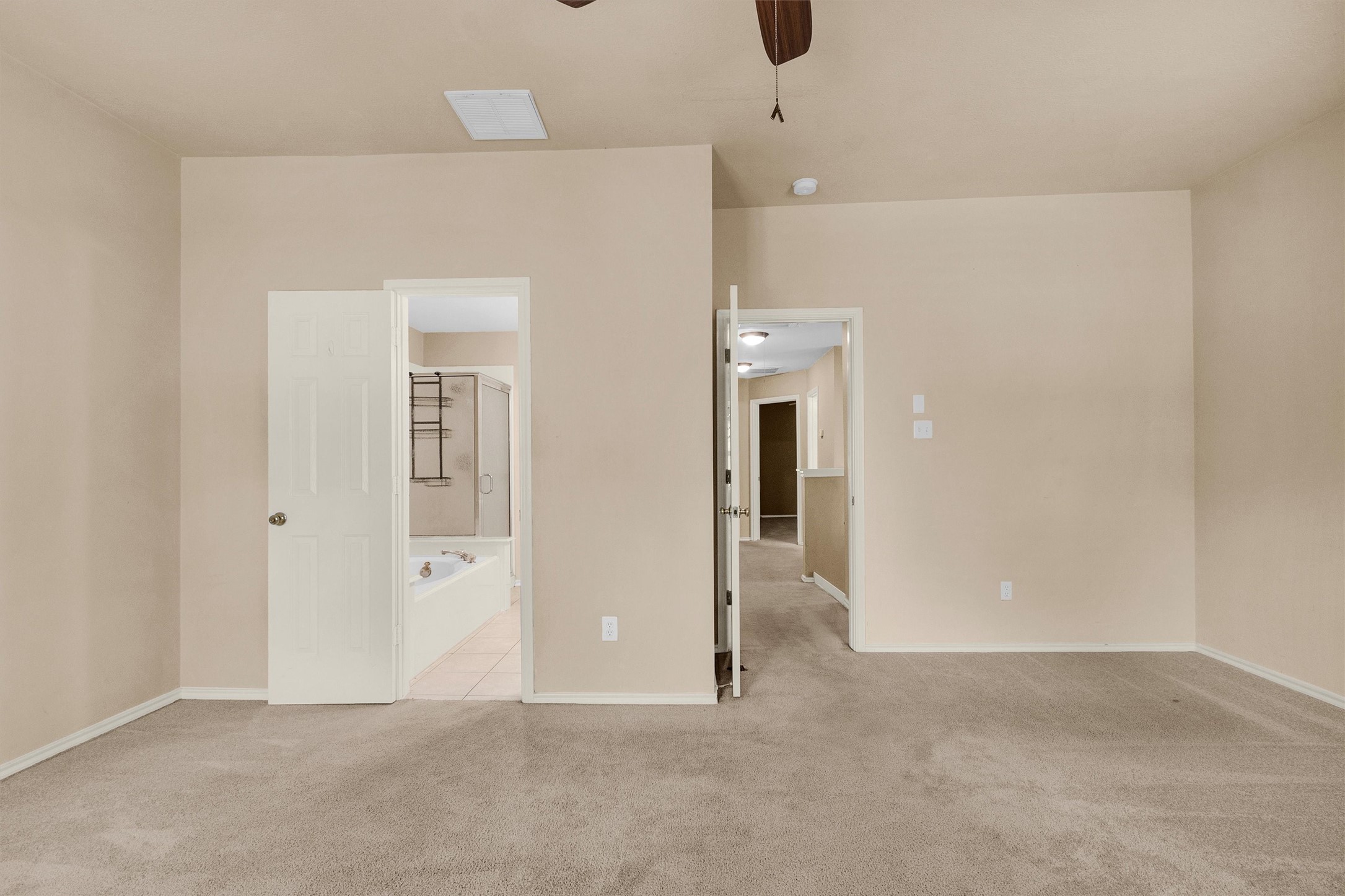 31 N Walden Elms Circle Property Photo 14