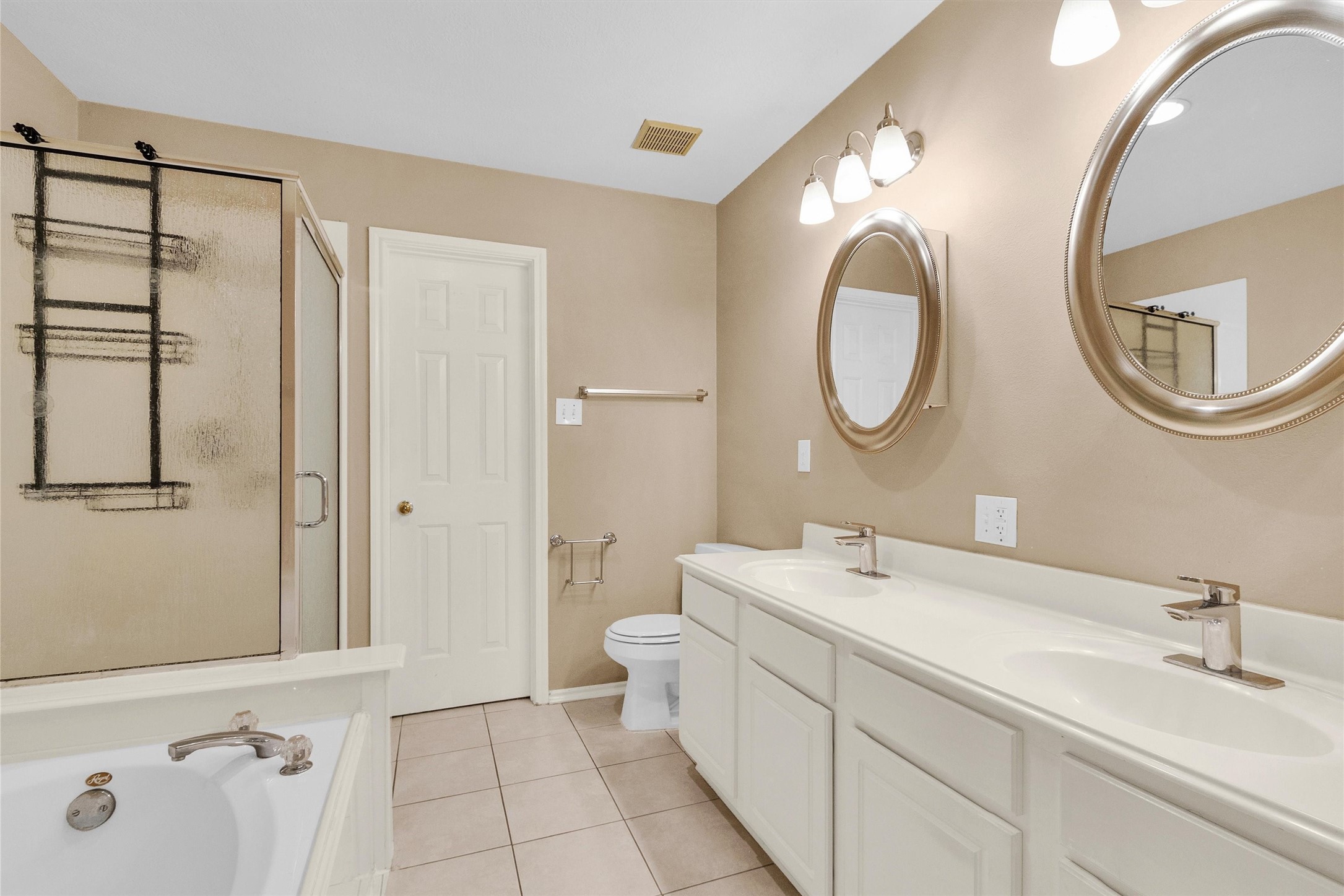 31 N Walden Elms Circle Property Photo 15