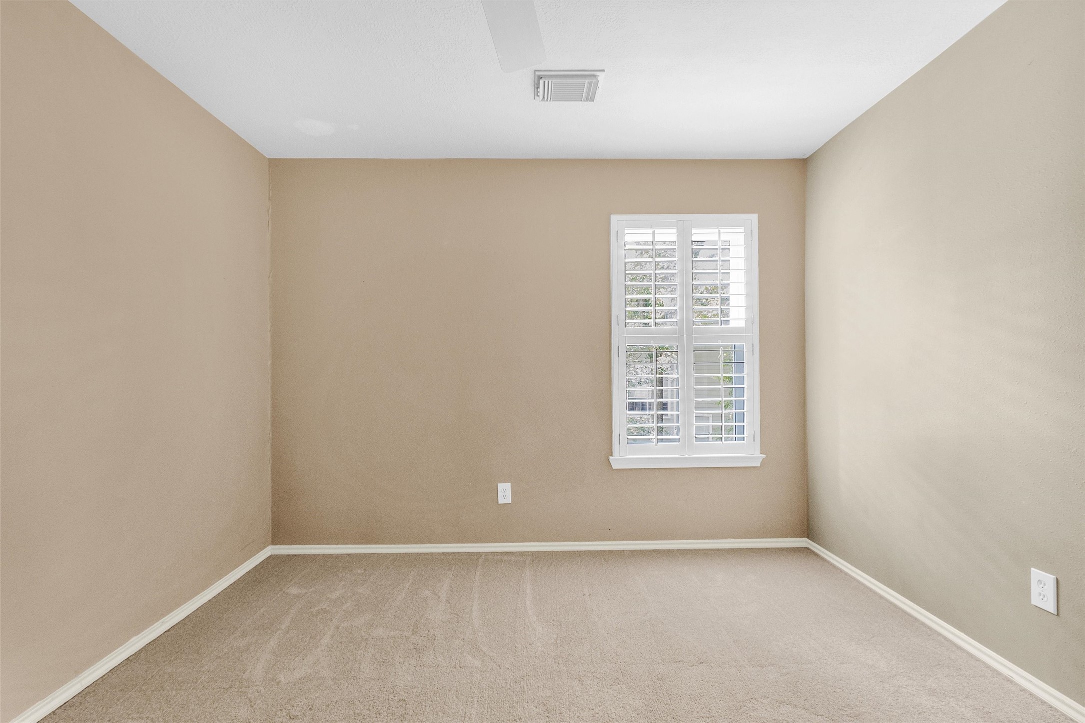 31 N Walden Elms Circle Property Photo 20