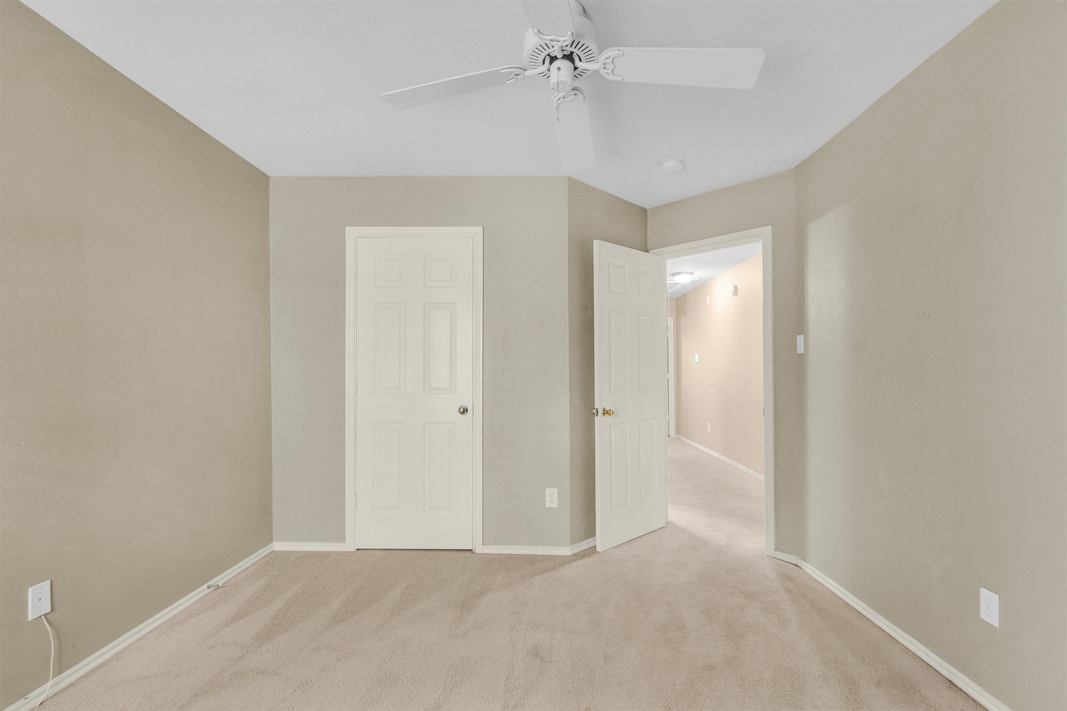 31 N Walden Elms Circle Property Photo 22