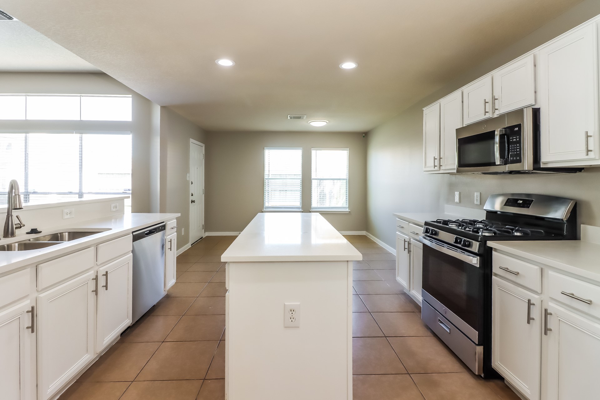 3638 Slocom Drive Property Photo 7