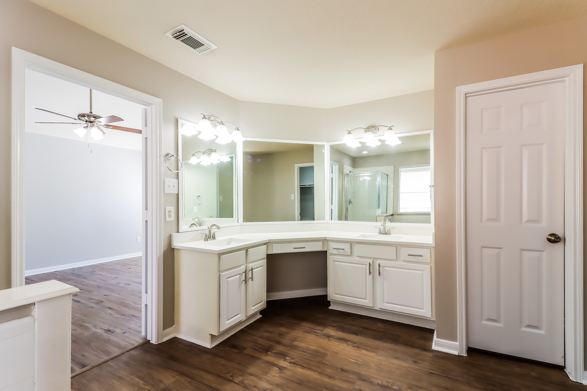 3638 Slocom Drive Property Photo 11