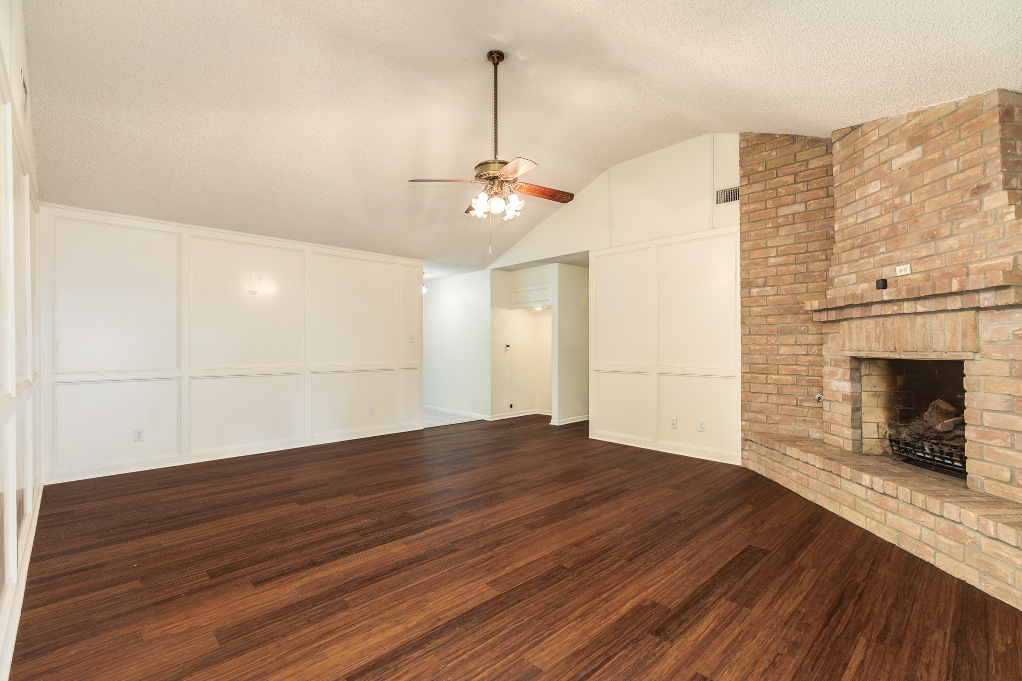 256 Freeman Boulevard Property Photo 6
