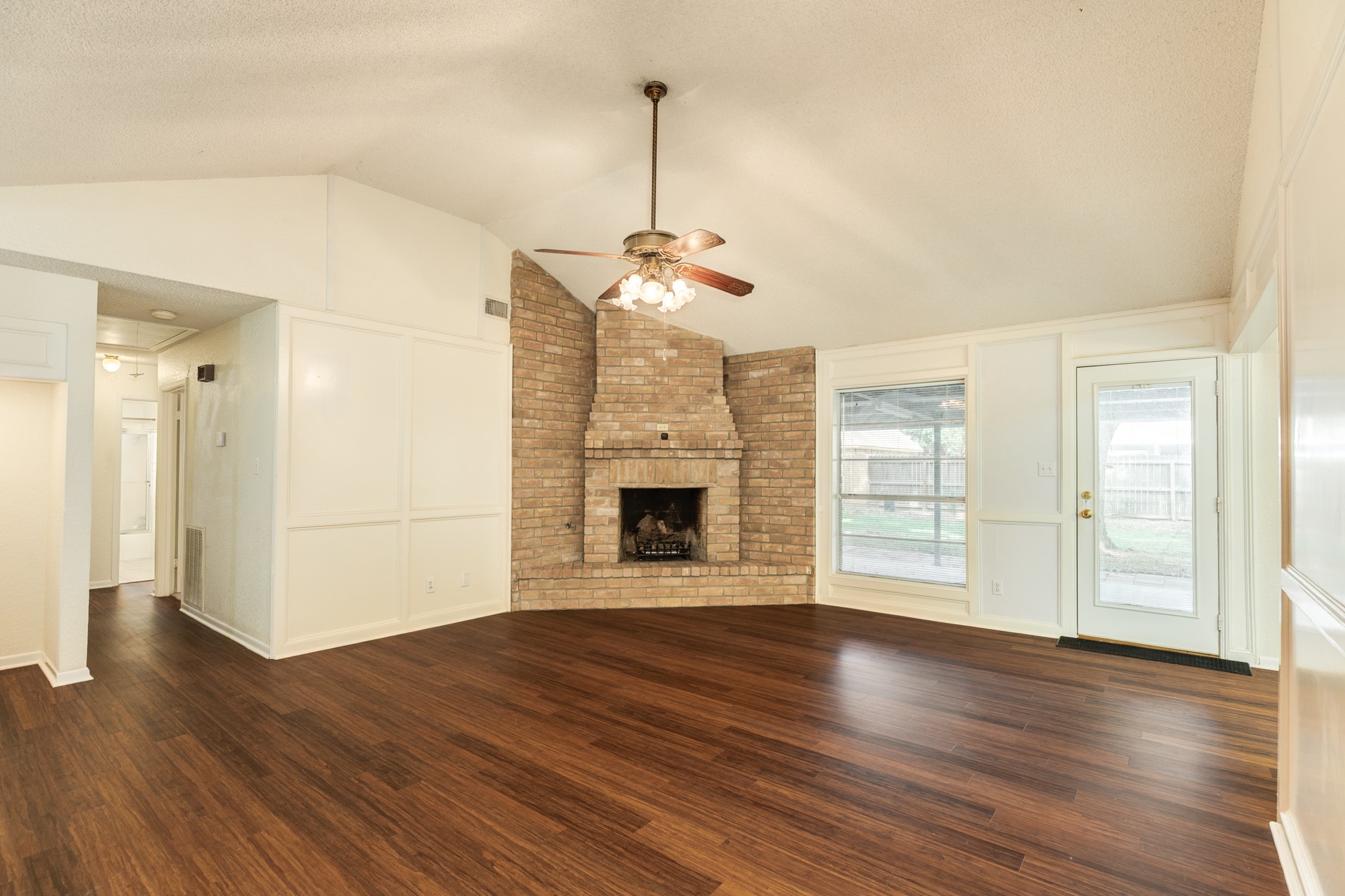 256 Freeman Boulevard Property Photo 7
