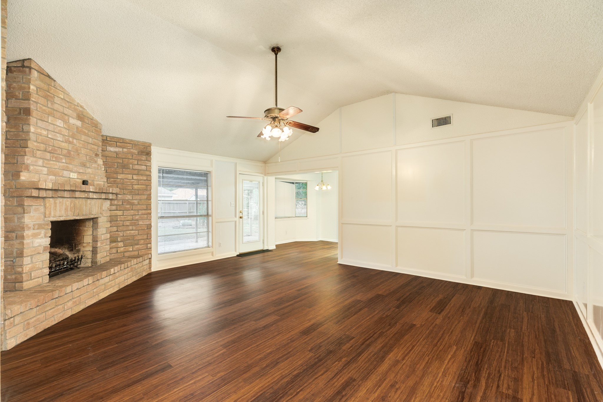 256 Freeman Boulevard Property Photo 8