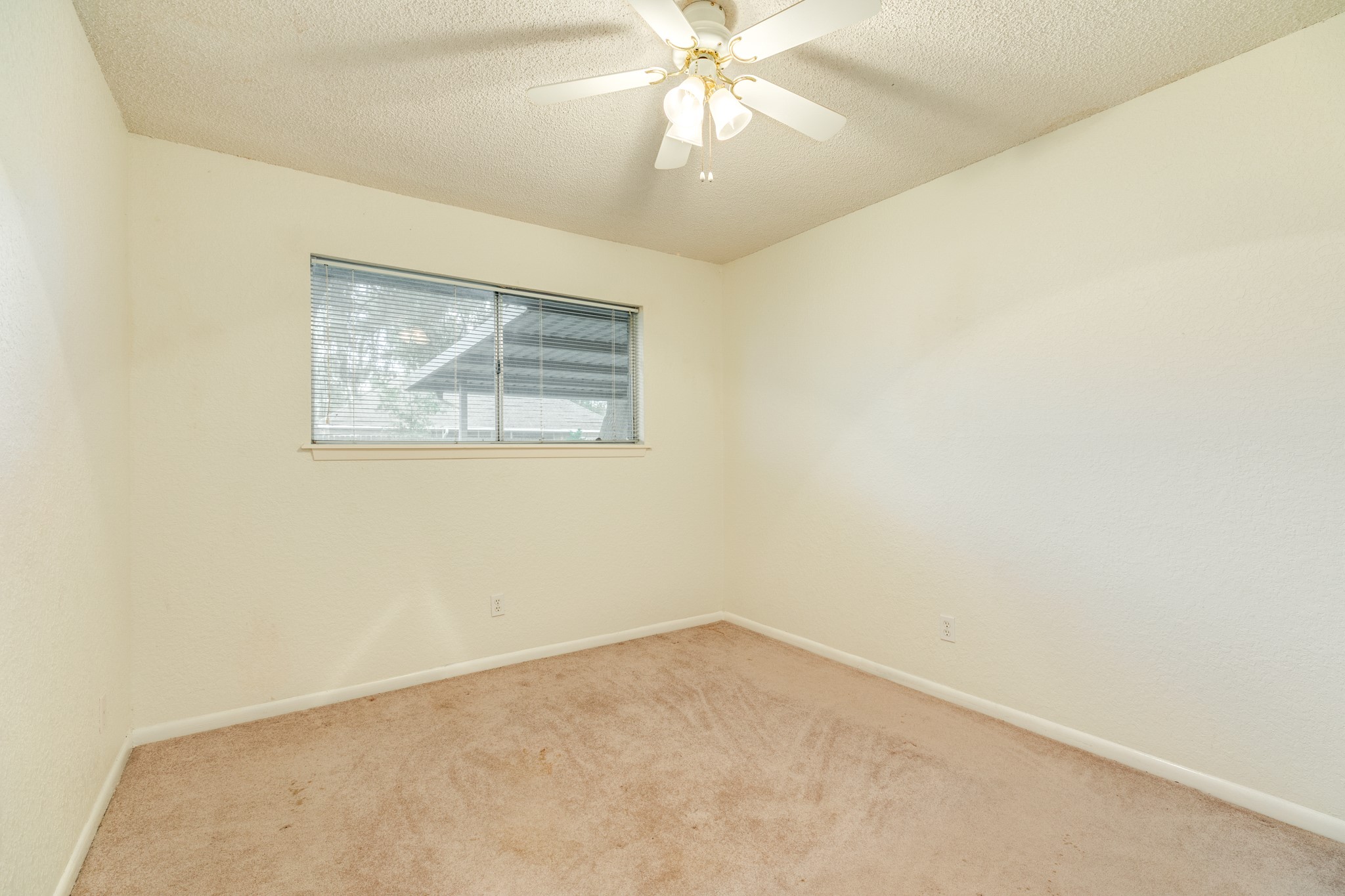 256 Freeman Boulevard Property Photo 20