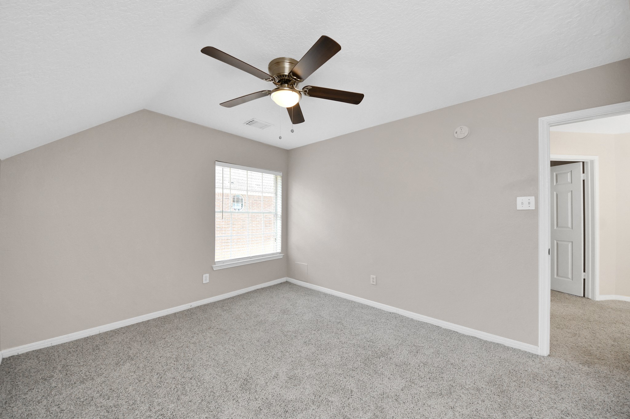 1335 Crescent Parkway Court Property Photo 37