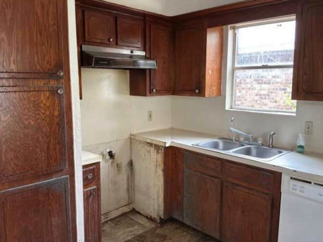 1144 Greencroft Street Property Photo 5