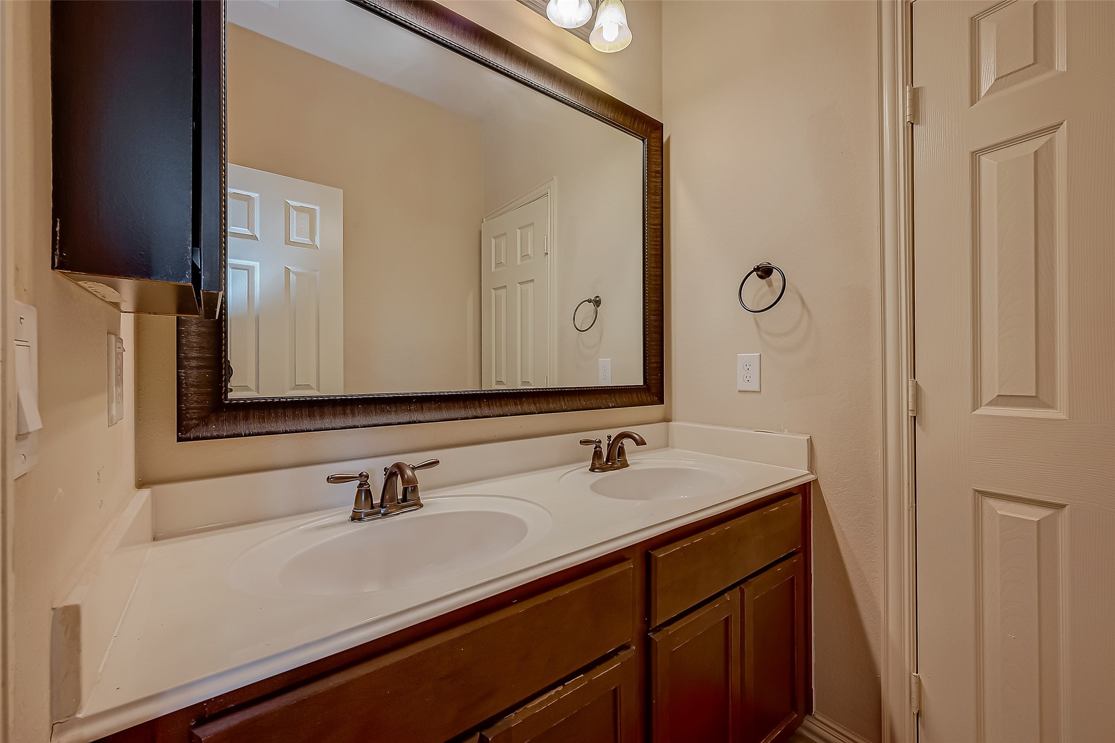 5626 Jay Thrush Drive Property Photo 37