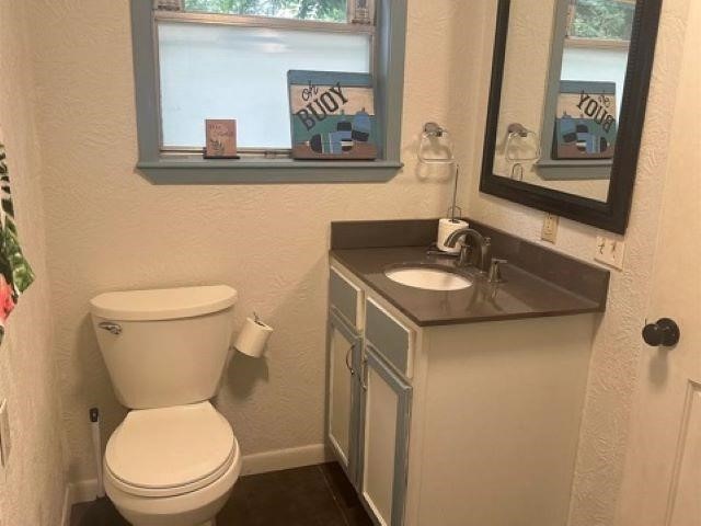 319 E Walnut Property Photo 9