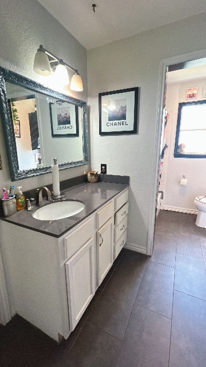 319 E Walnut Property Photo 12