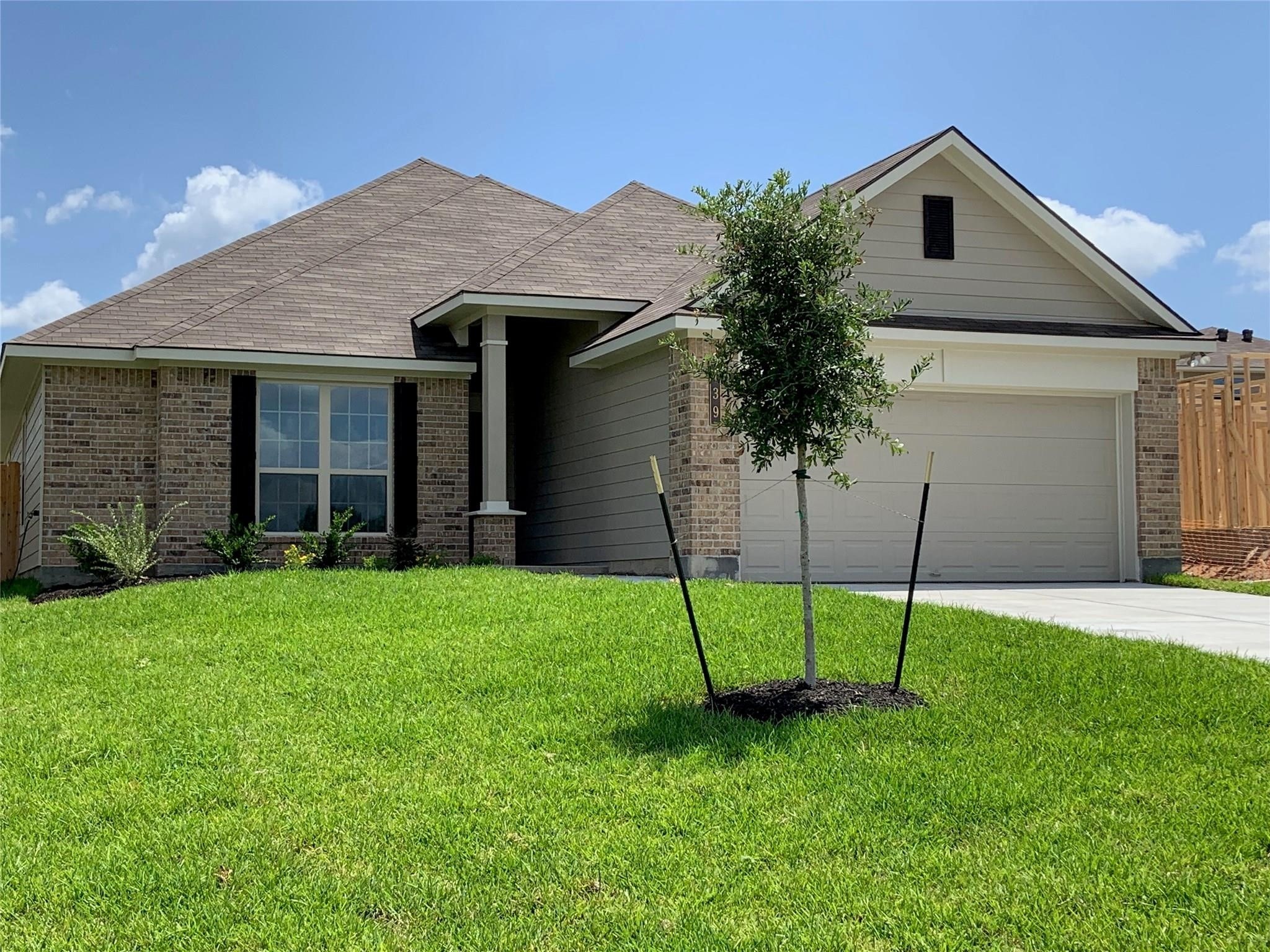 139 Bates Court Property Photo 4
