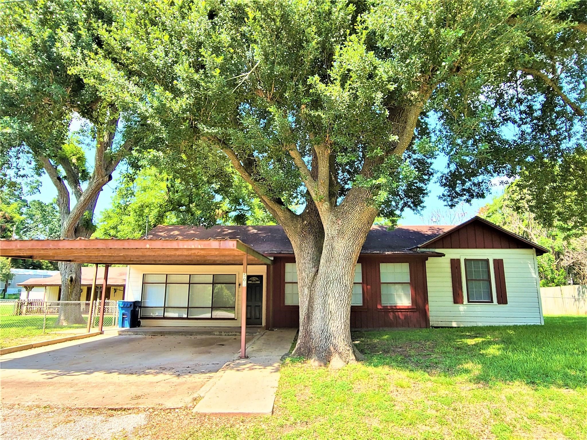 503 Riveredge Drive Property Photo 1