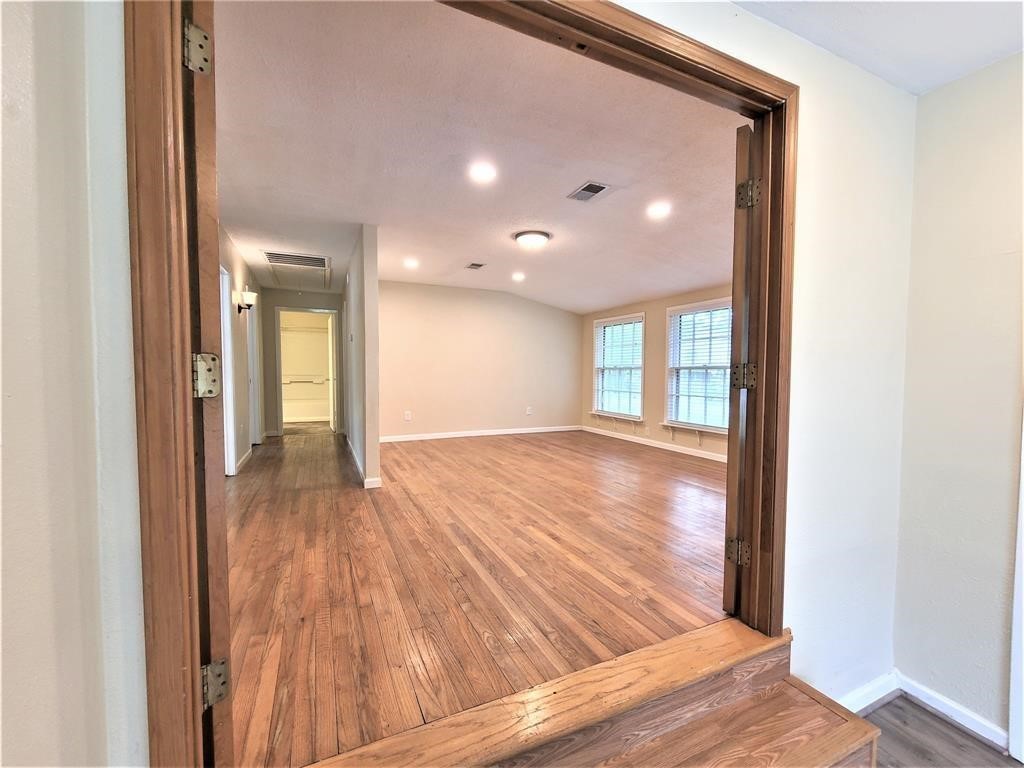 503 Riveredge Drive Property Photo 6