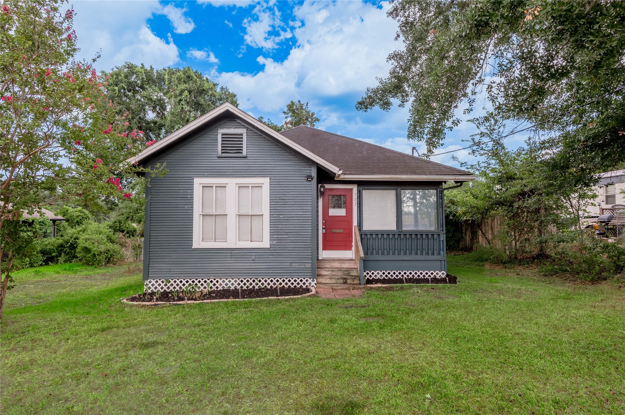 707 Avenue J Property Photo 1