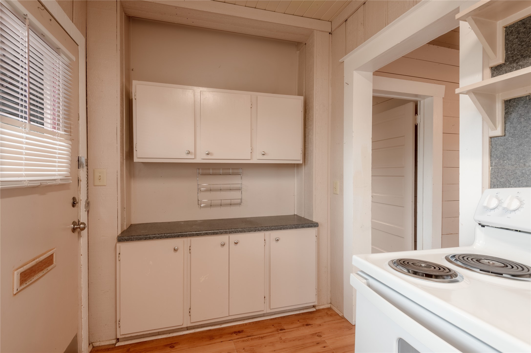707 Avenue J Property Photo 6