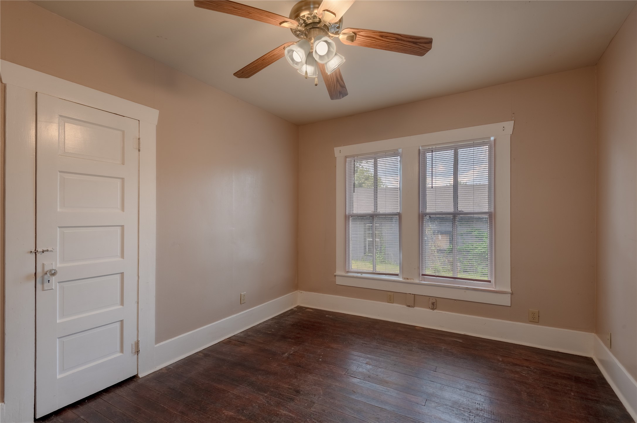 707 Avenue J Property Photo 18