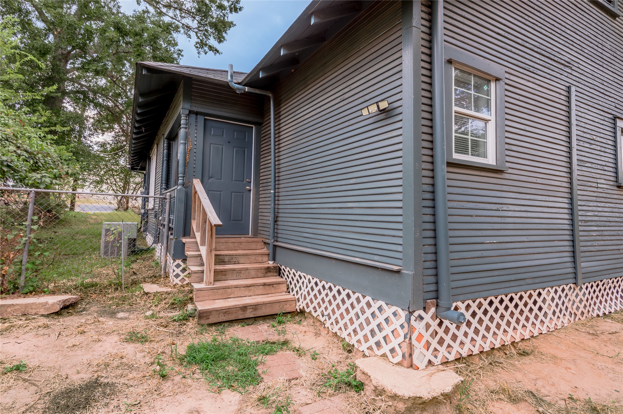 707 Avenue J Property Photo 29