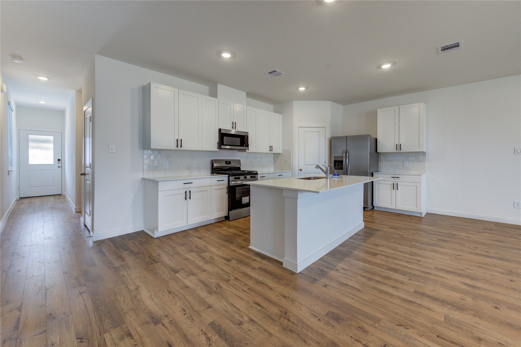3550 Lovebird Lane Property Photo 4