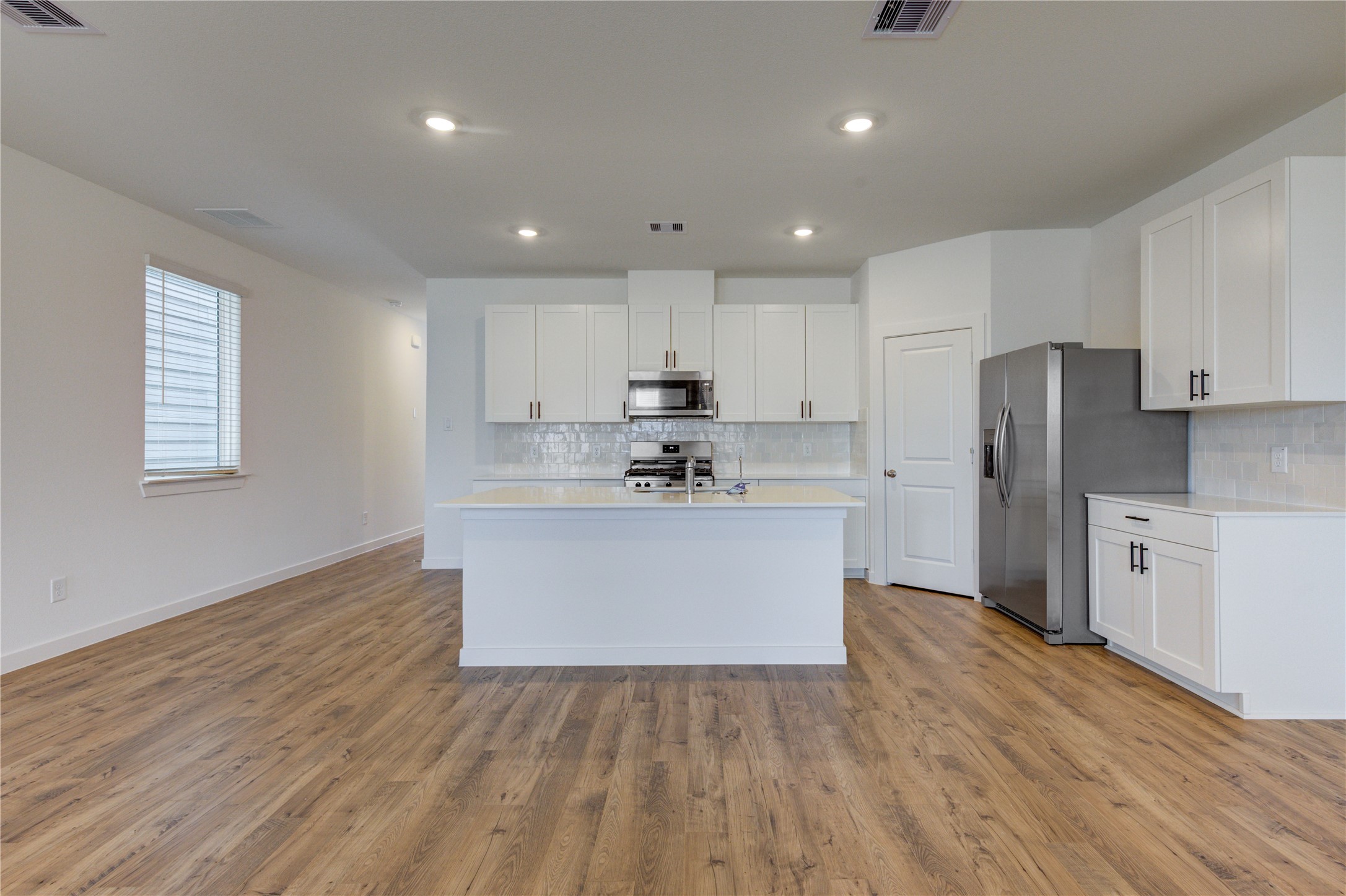 3550 Lovebird Lane Property Photo 6