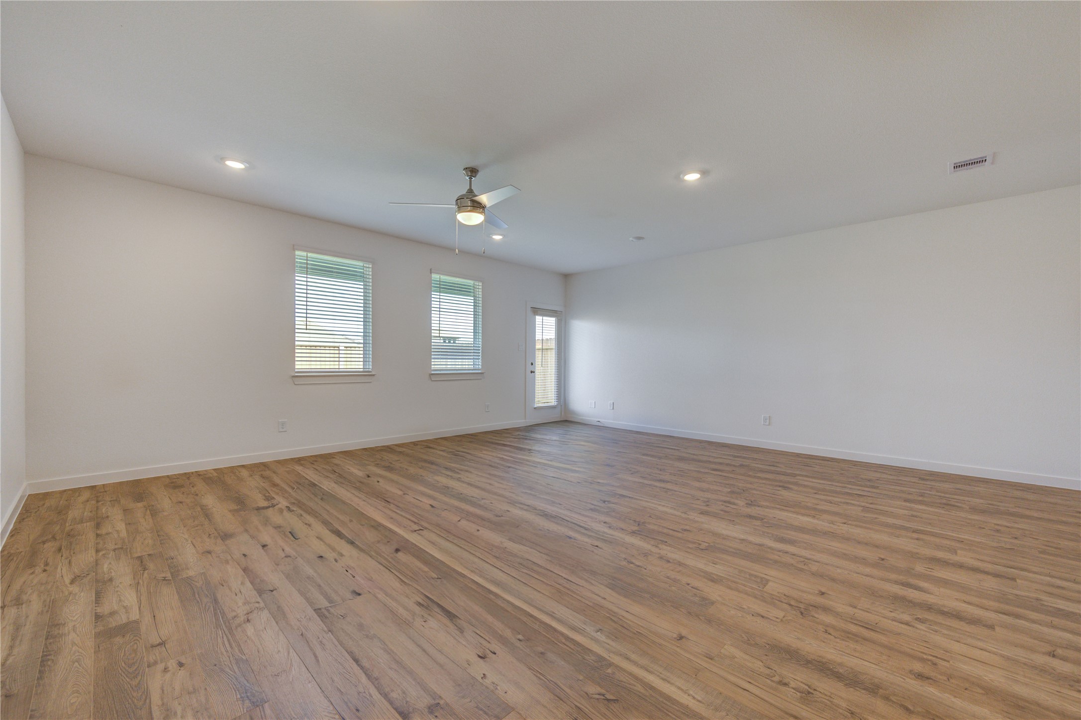 3550 Lovebird Lane Property Photo 9