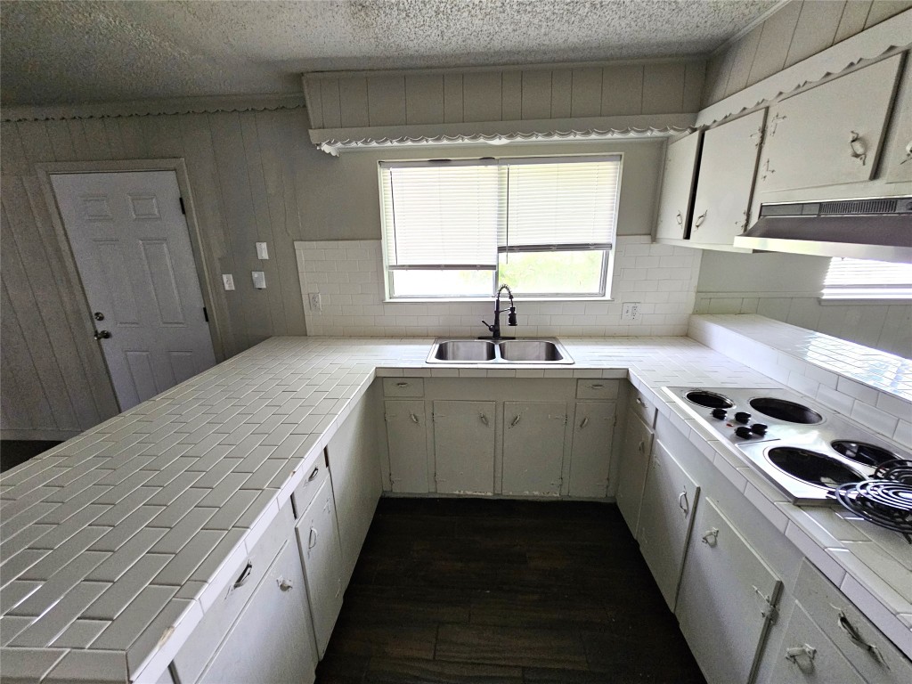 2421 16th Avenue N Property Photo 5