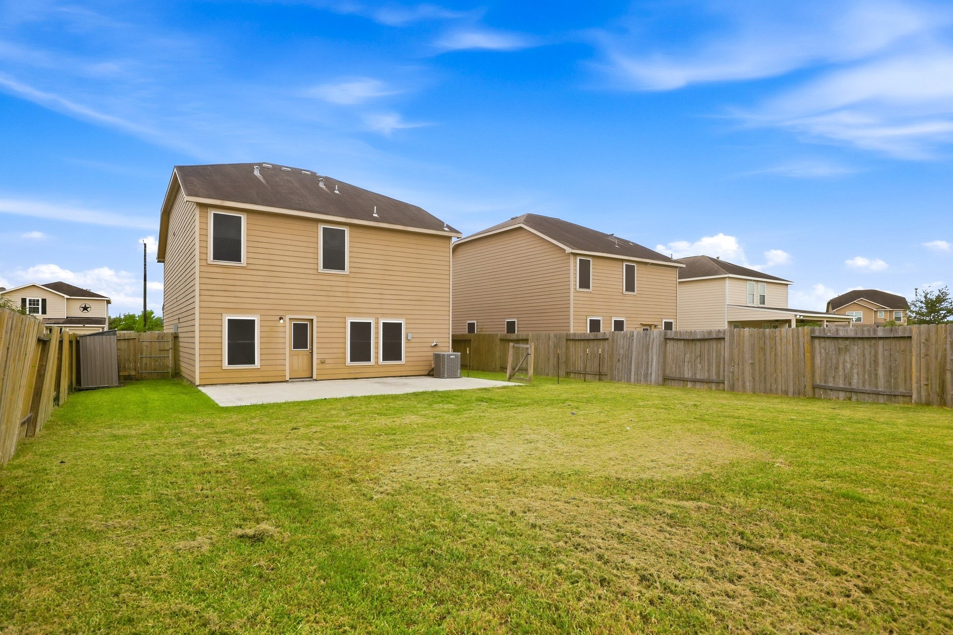 5827 Golden Cove Road Property Photo 4