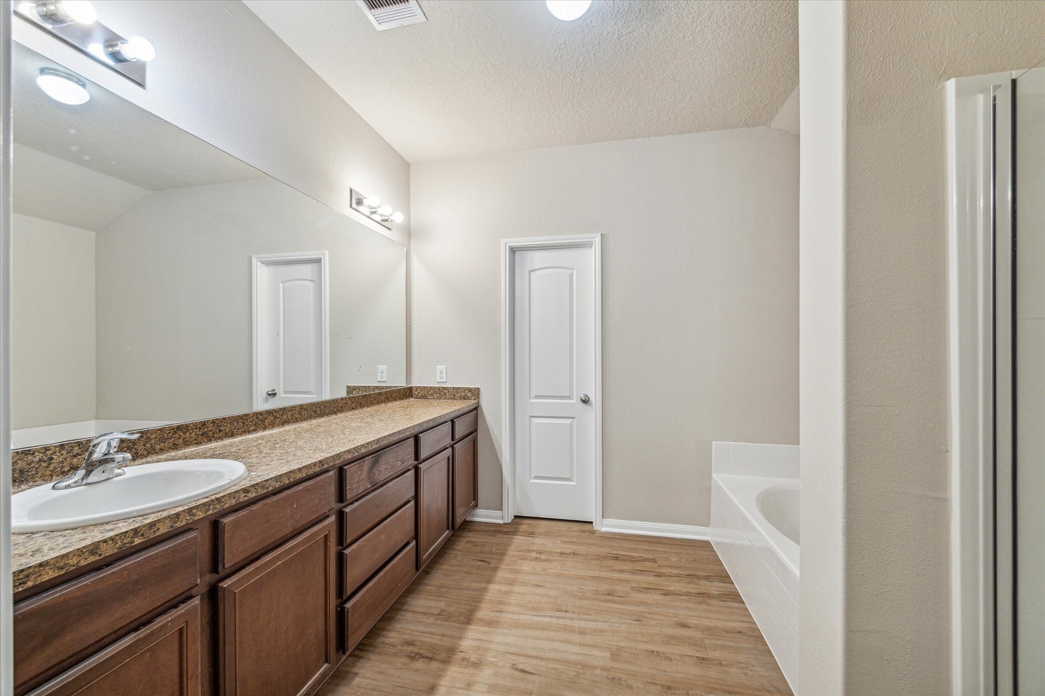 5827 Golden Cove Road Property Photo 6