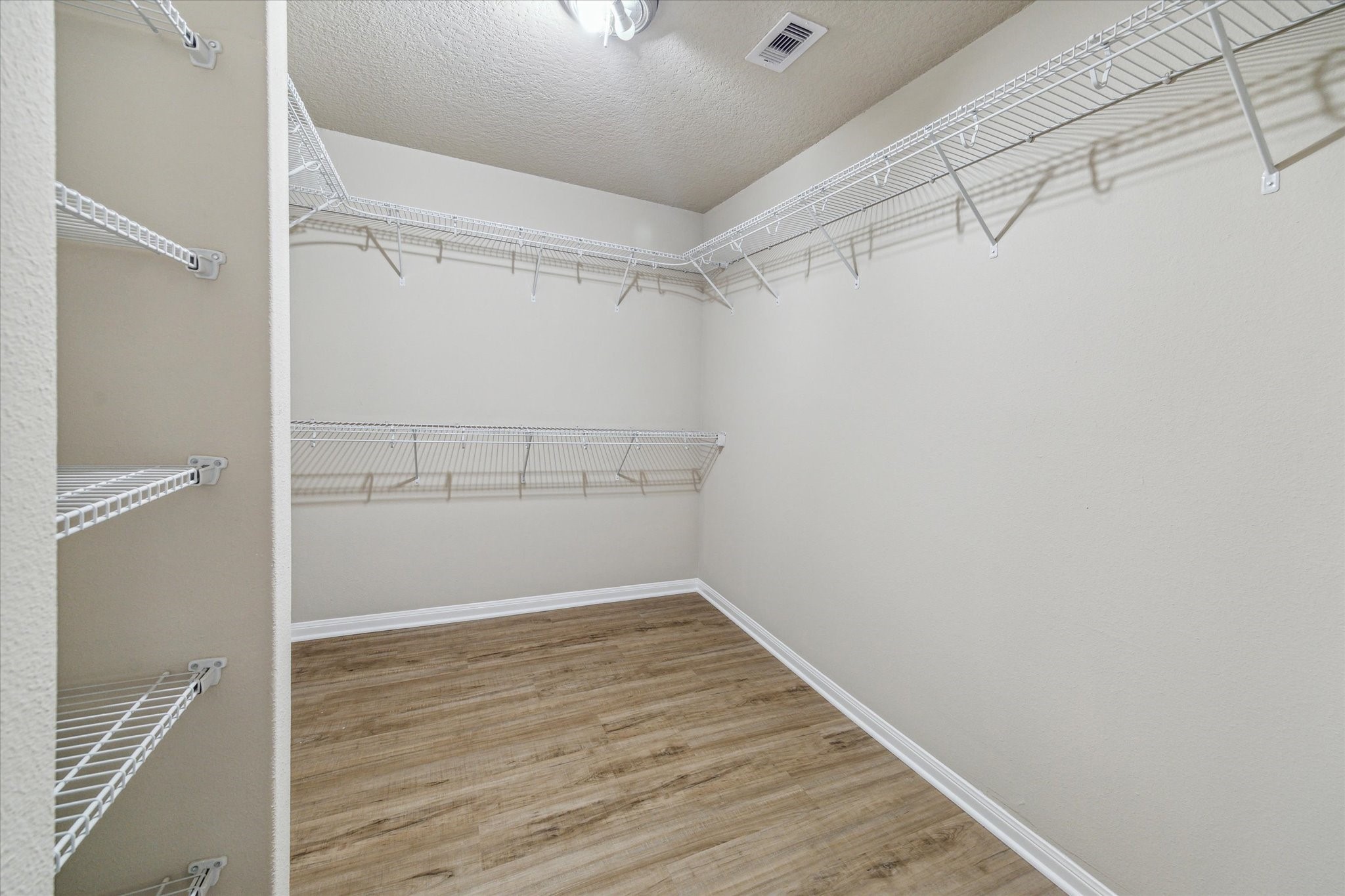 5827 Golden Cove Road Property Photo 7