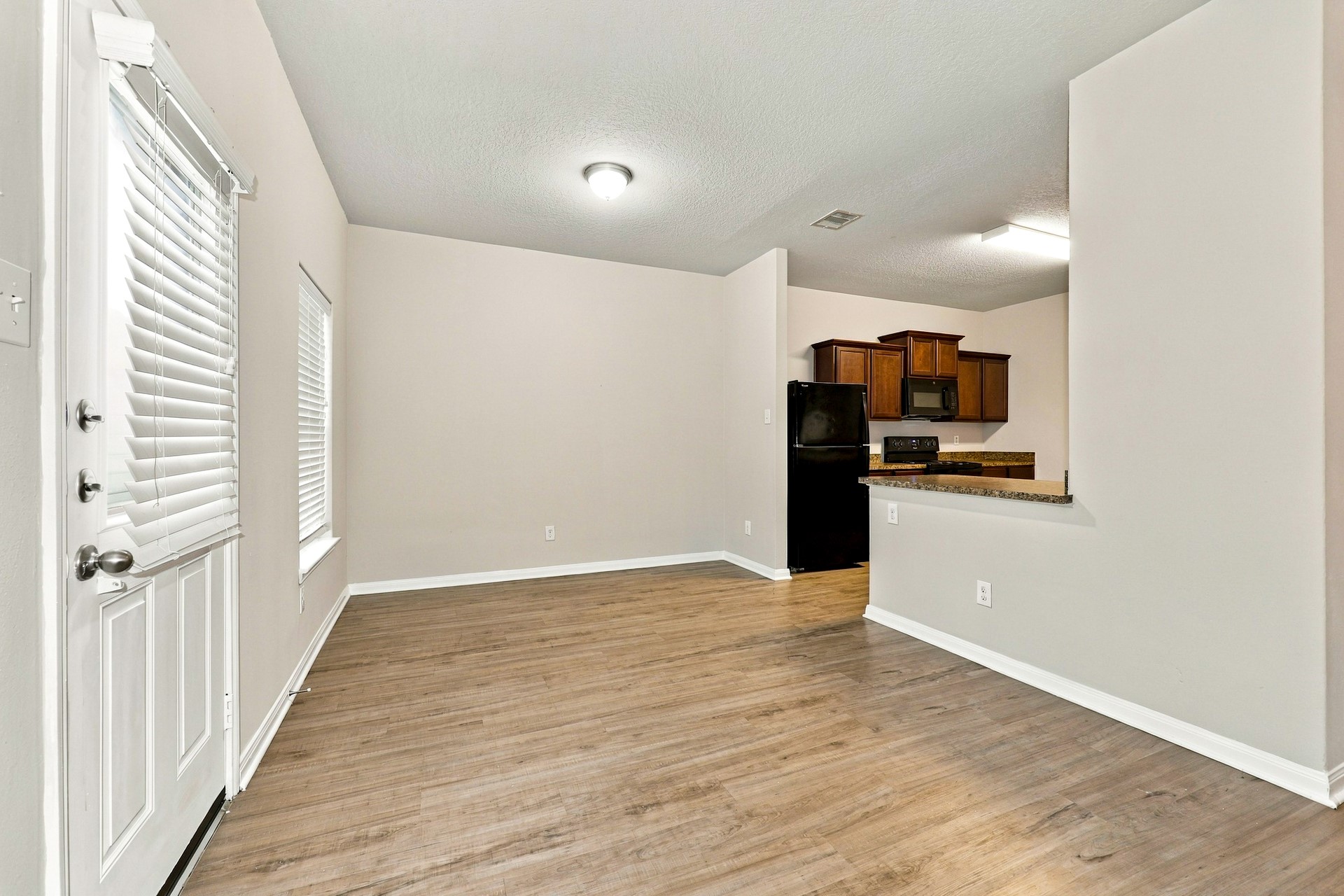 5827 Golden Cove Road Property Photo 7