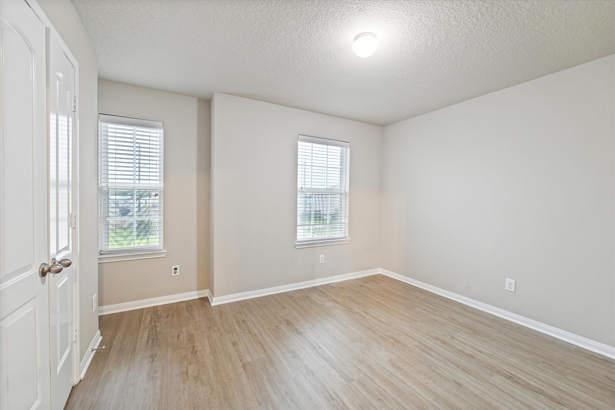 5827 Golden Cove Road Property Photo 8