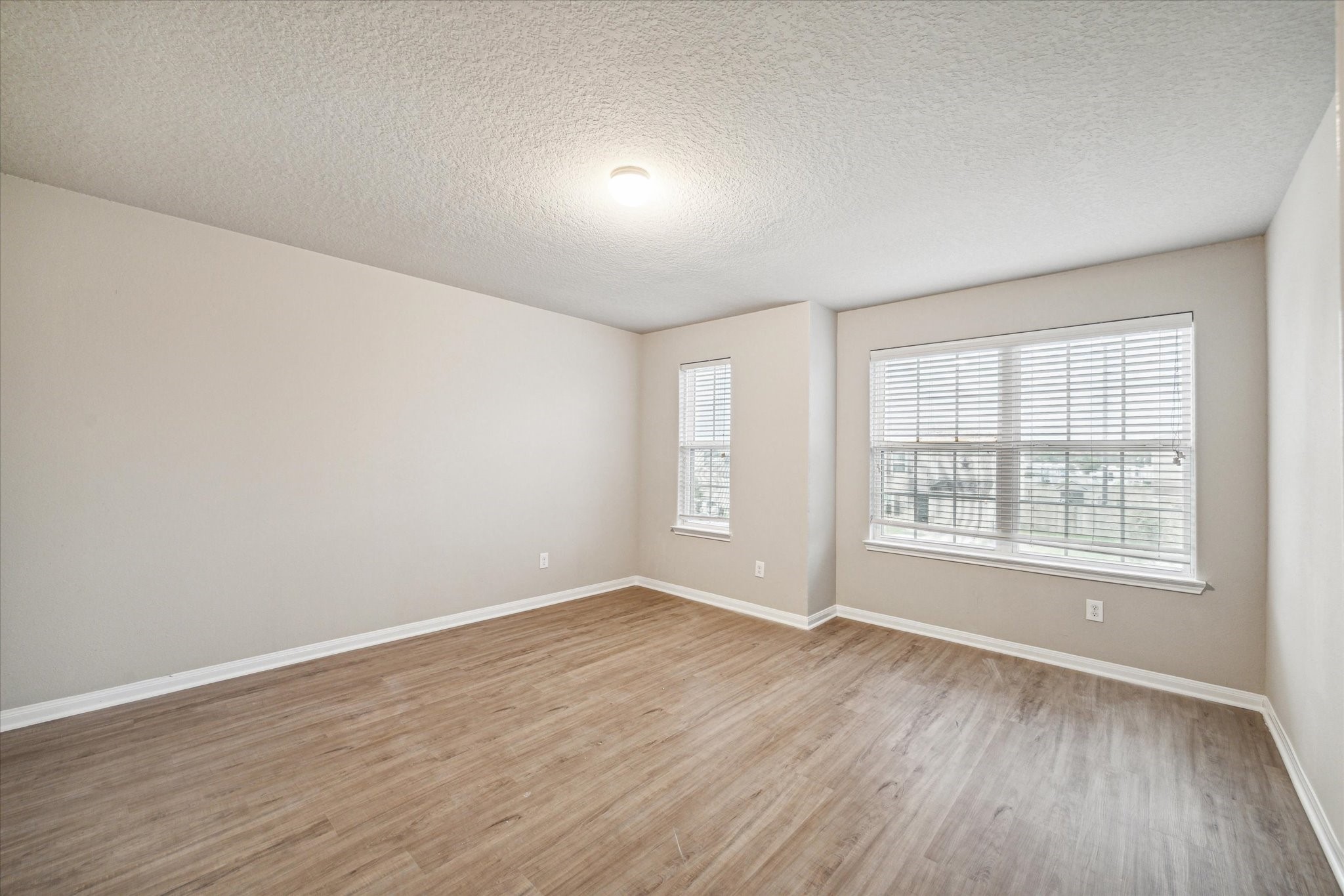 5827 Golden Cove Road Property Photo 9