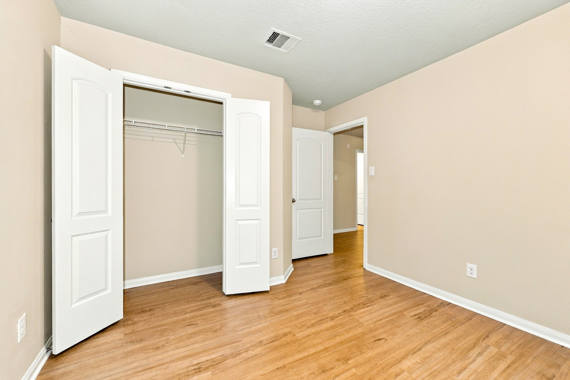 5827 Golden Cove Road Property Photo 14