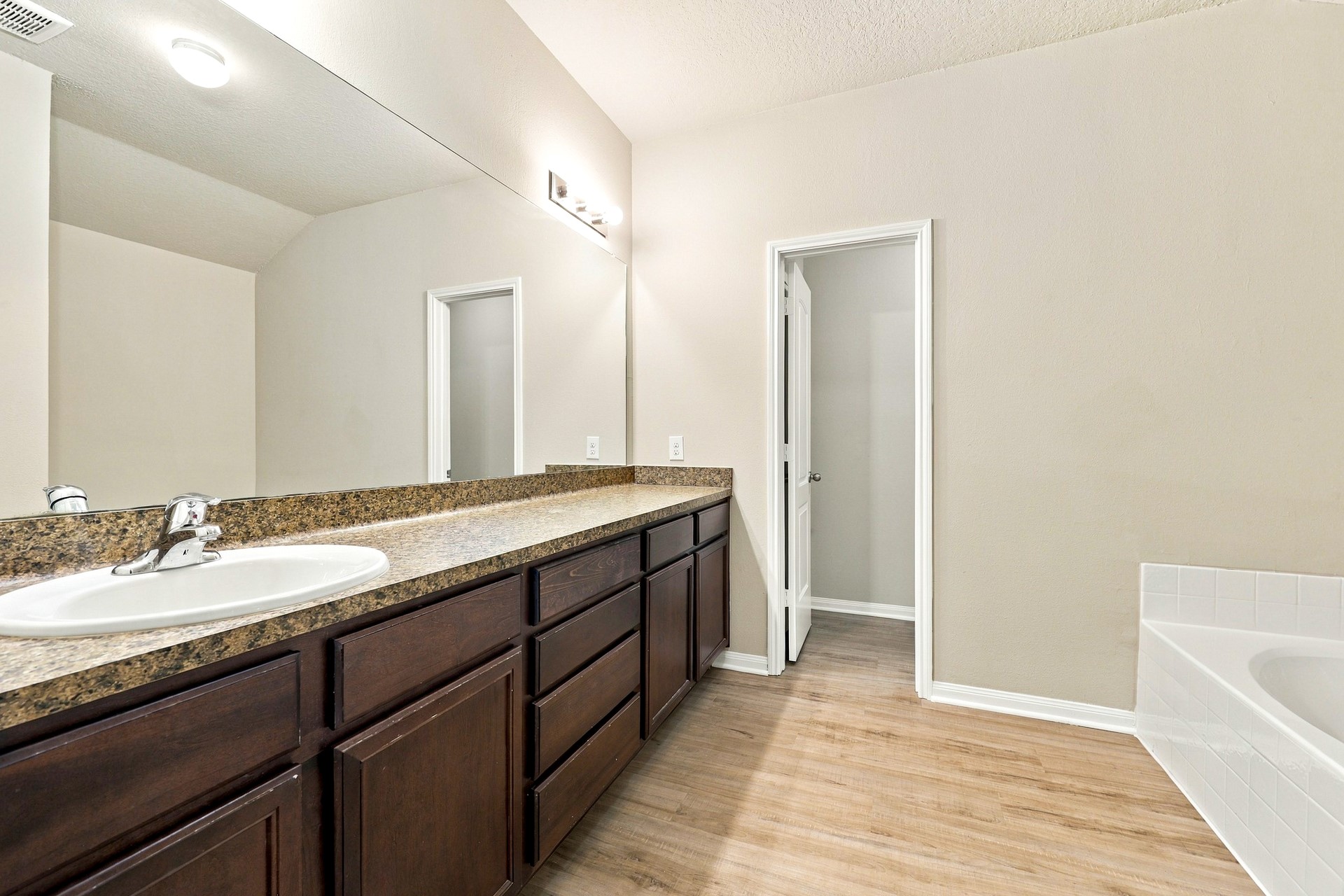 5827 Golden Cove Road Property Photo 18