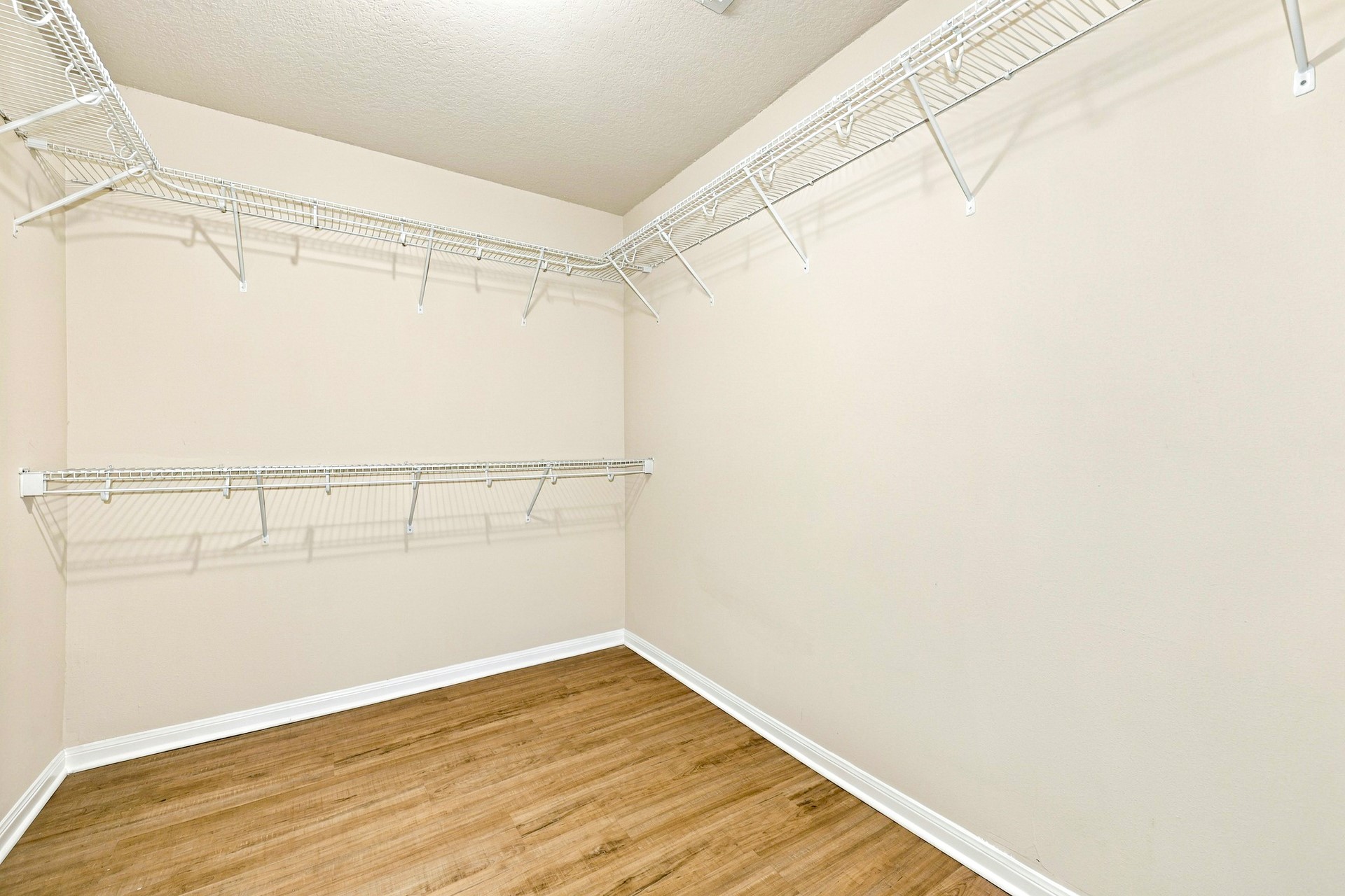 5827 Golden Cove Road Property Photo 19