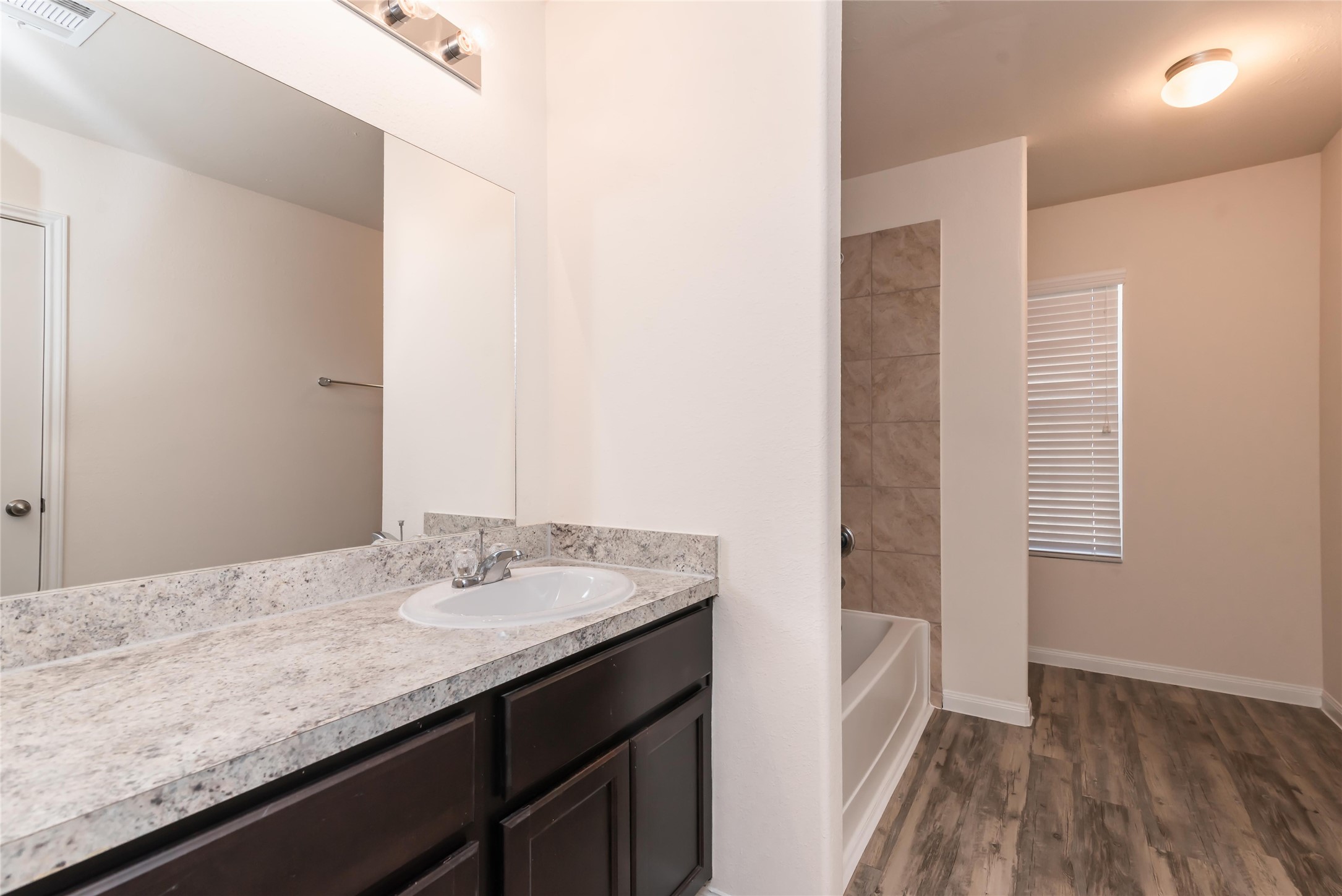 24014 Treviso Gardens Drive Property Photo 6