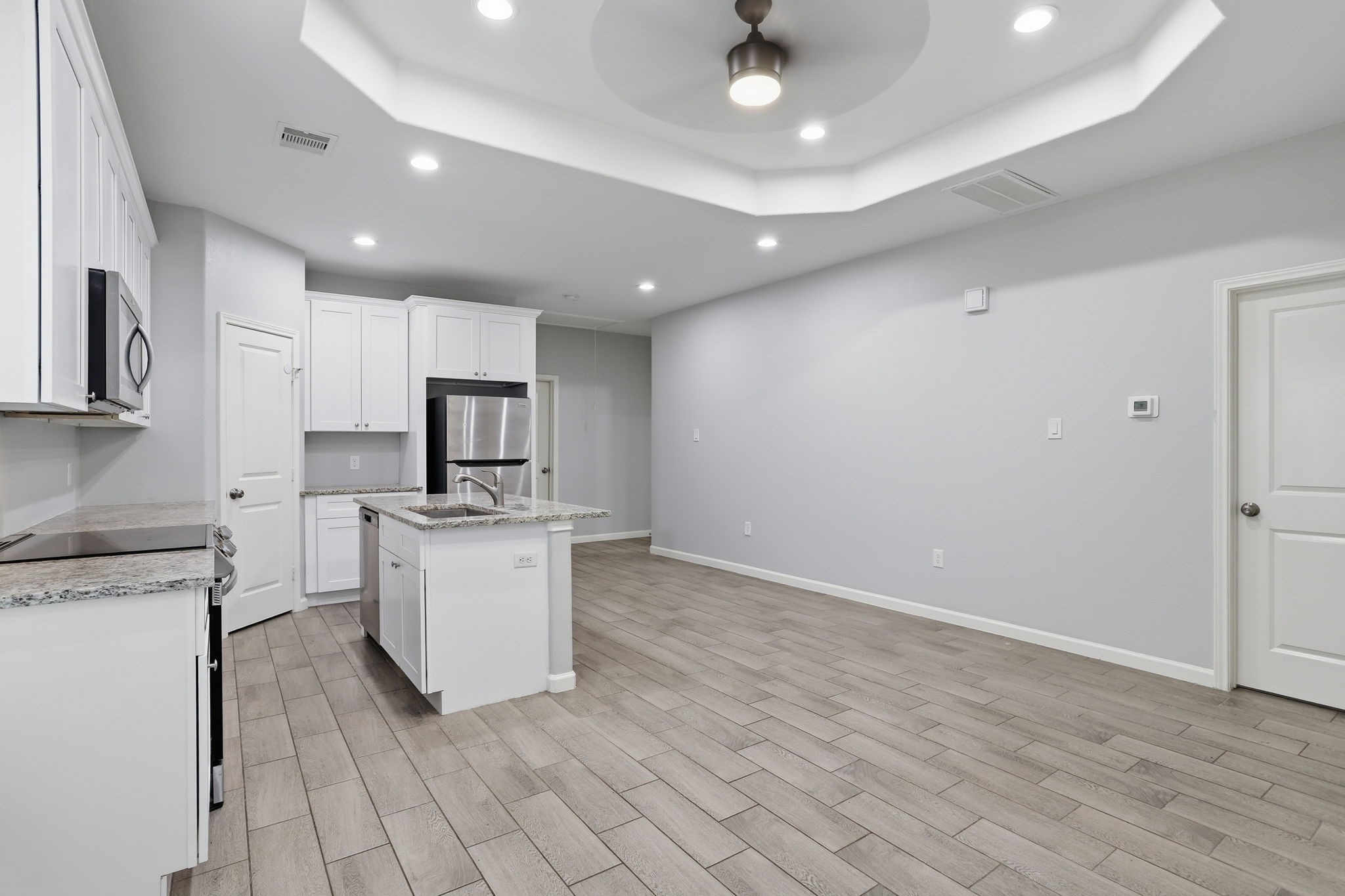 16919 Balmoral Property Photo 10
