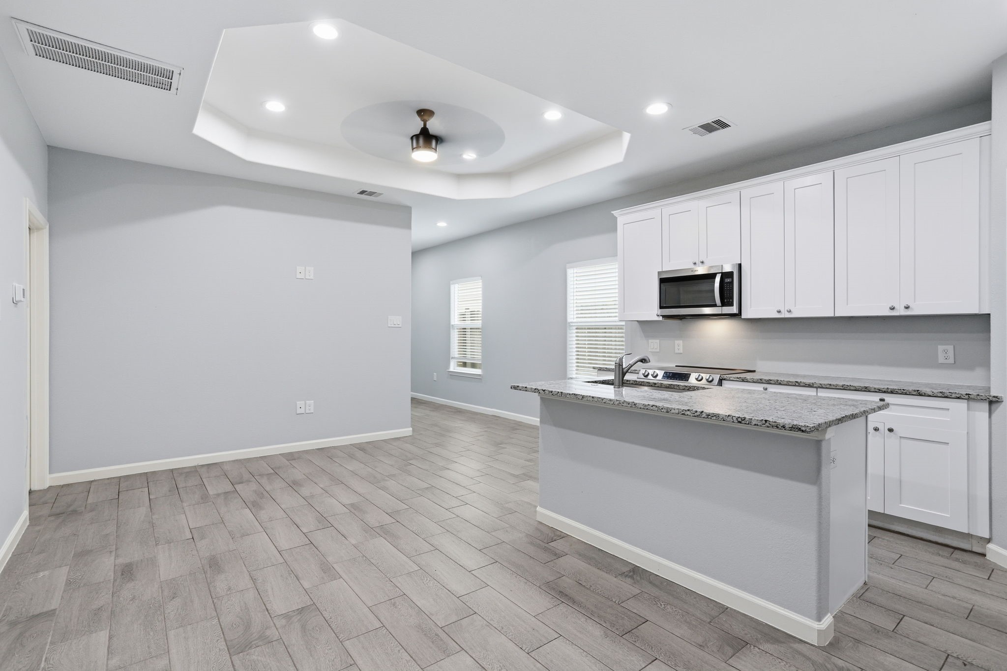 16919 Balmoral Property Photo 13
