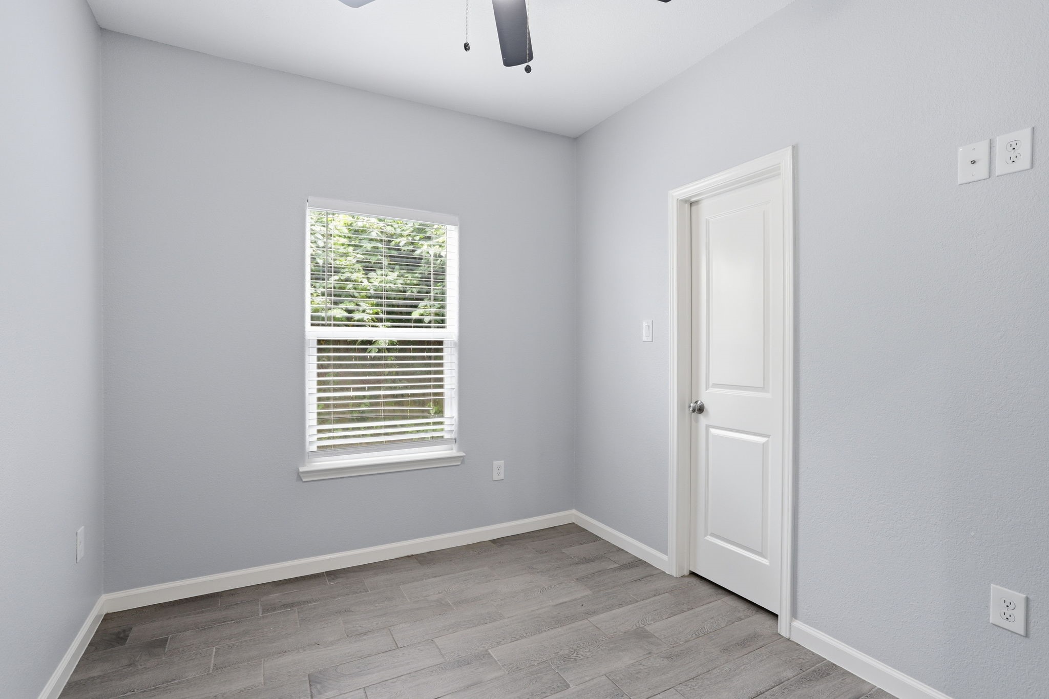 16919 Balmoral Property Photo 24
