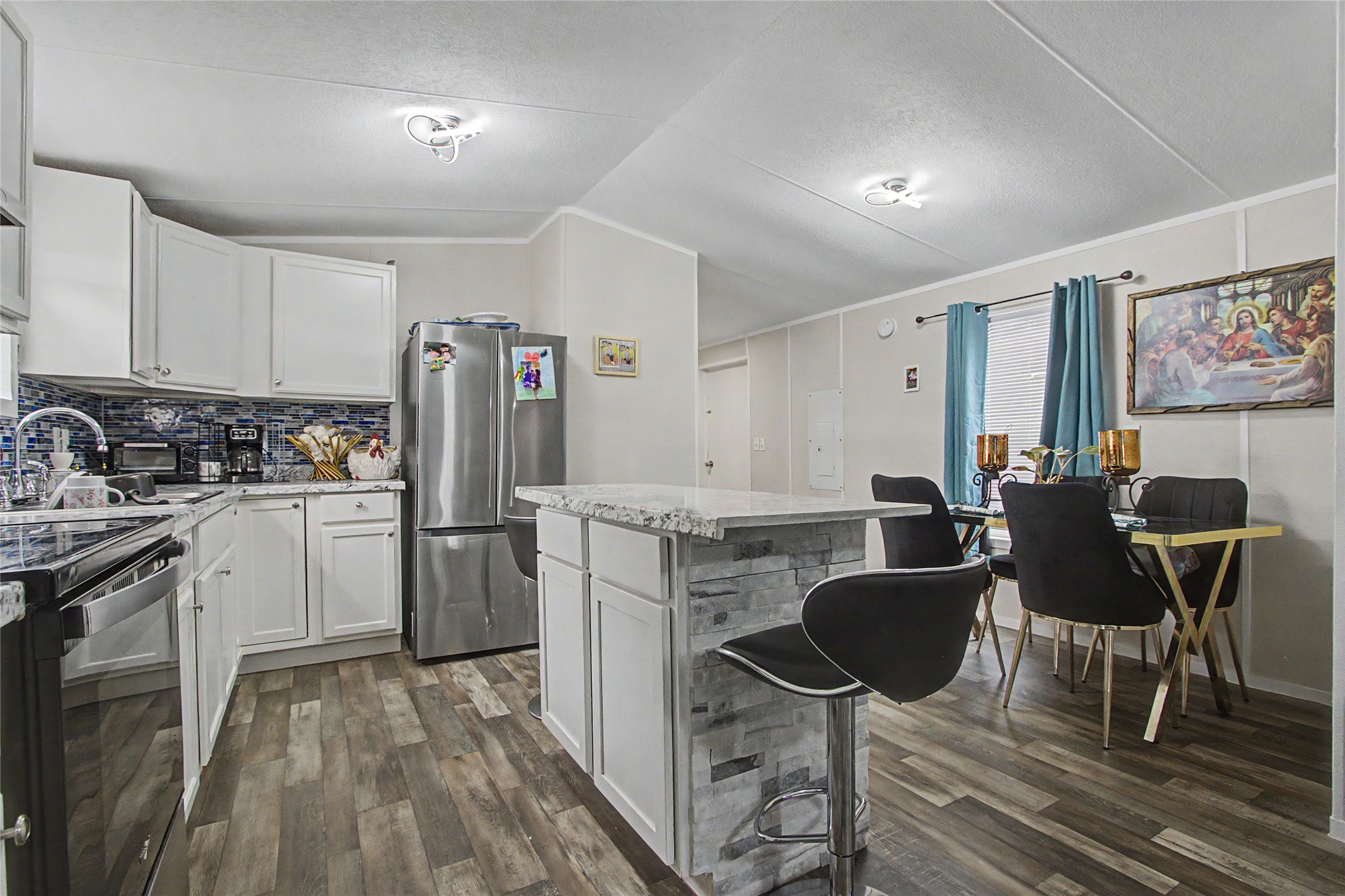 5779 Road 3550 Property Photo 5
