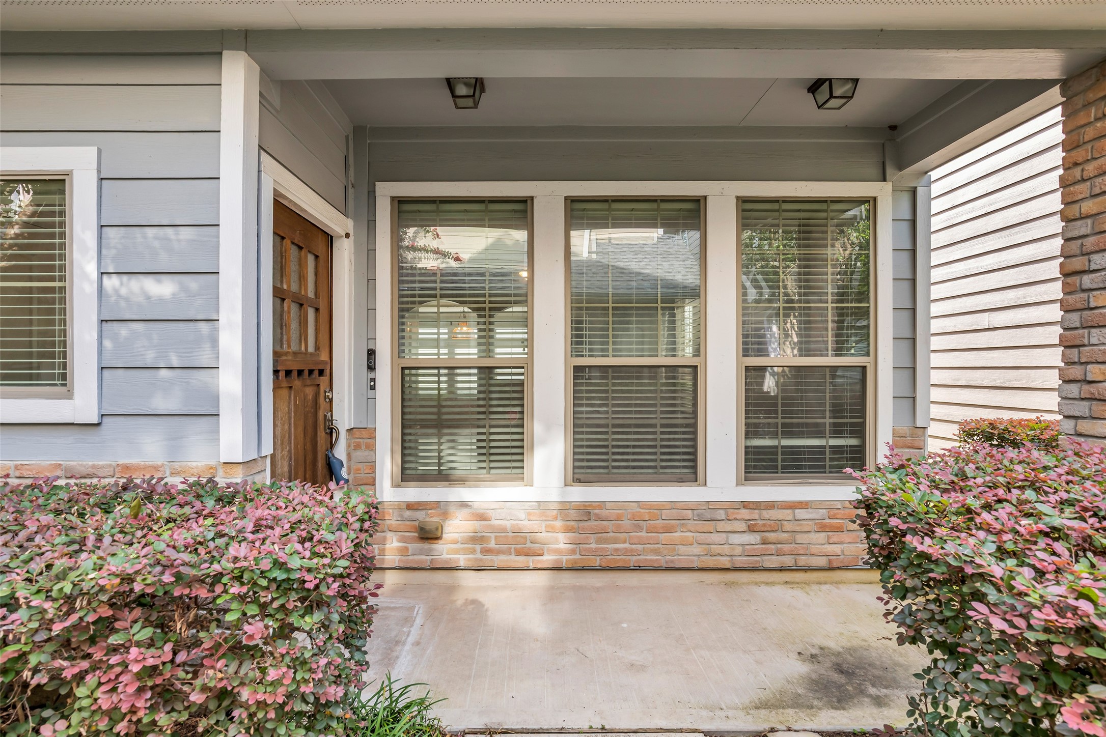 1821 Woodbend Village Court Property Photo 2