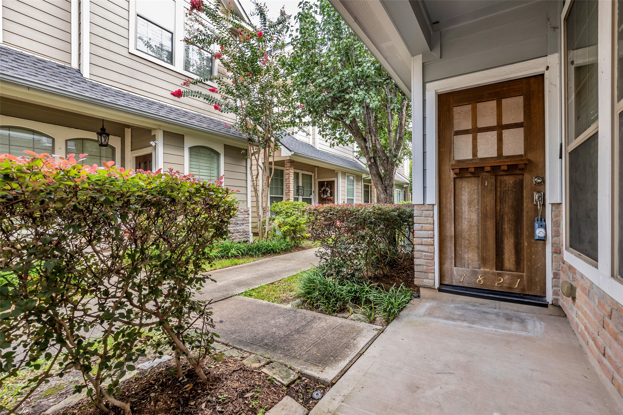 1821 Woodbend Village Court Property Photo 3