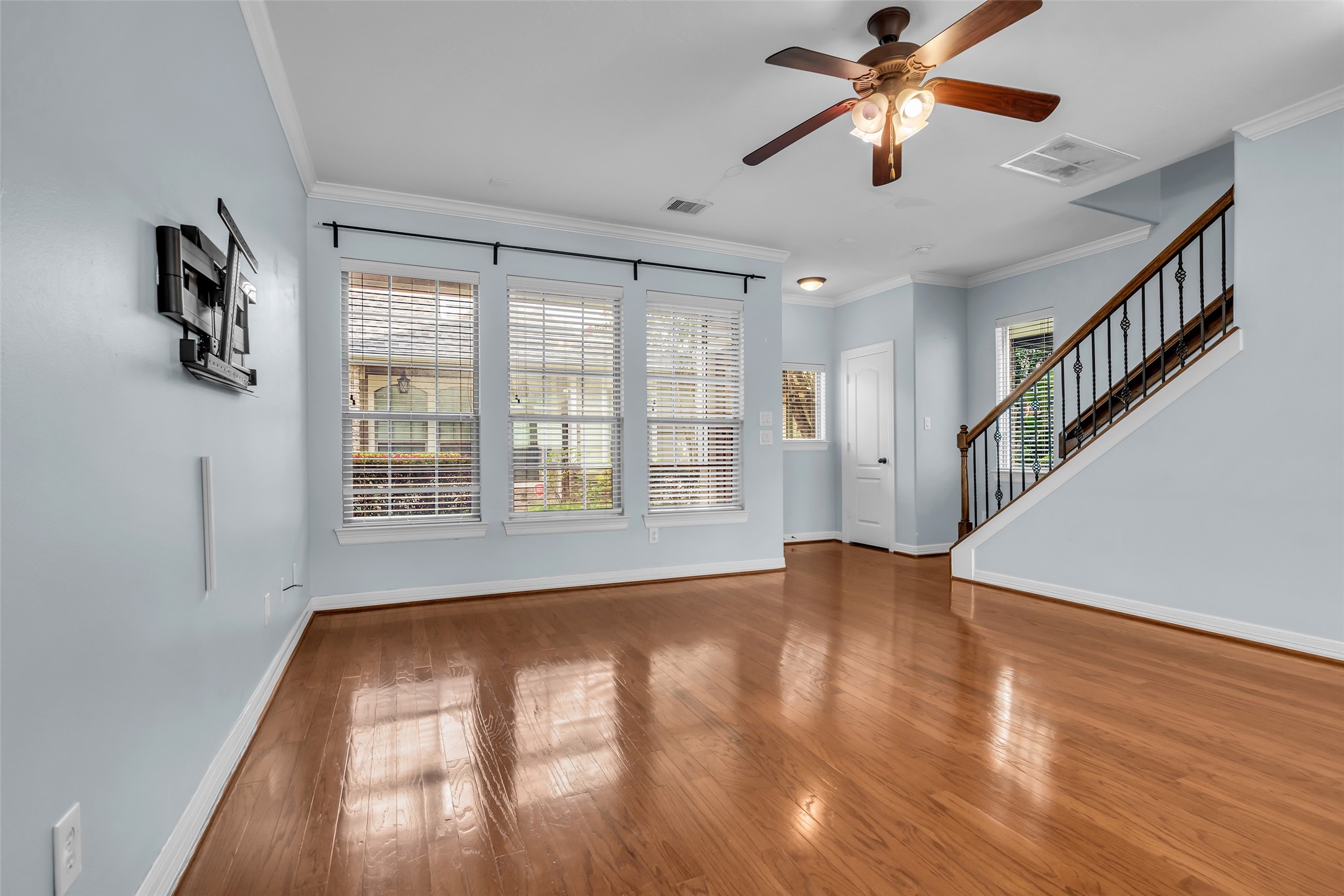 1821 Woodbend Village Court Property Photo 4