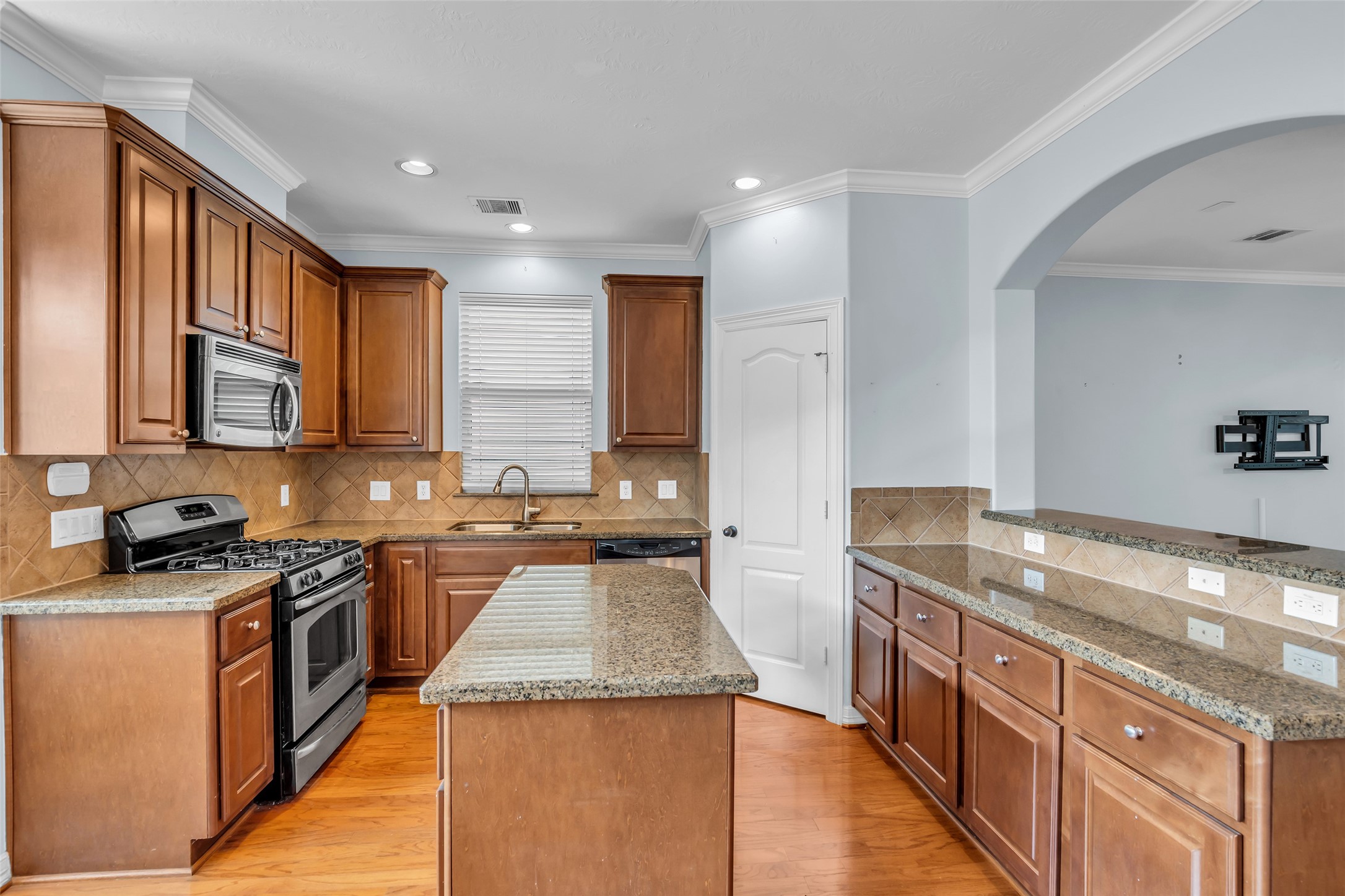 1821 Woodbend Village Court Property Photo 10