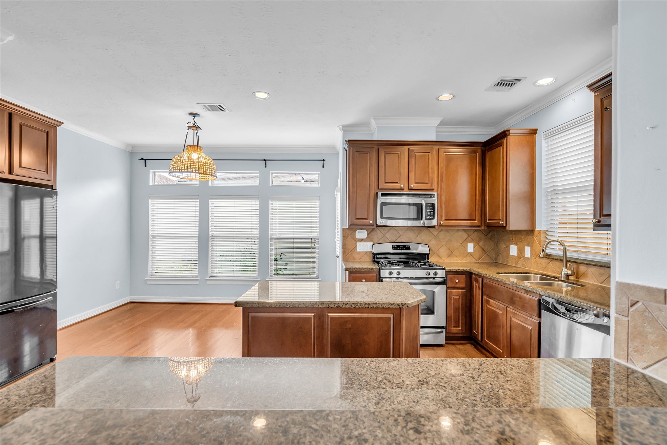 1821 Woodbend Village Court Property Photo 11