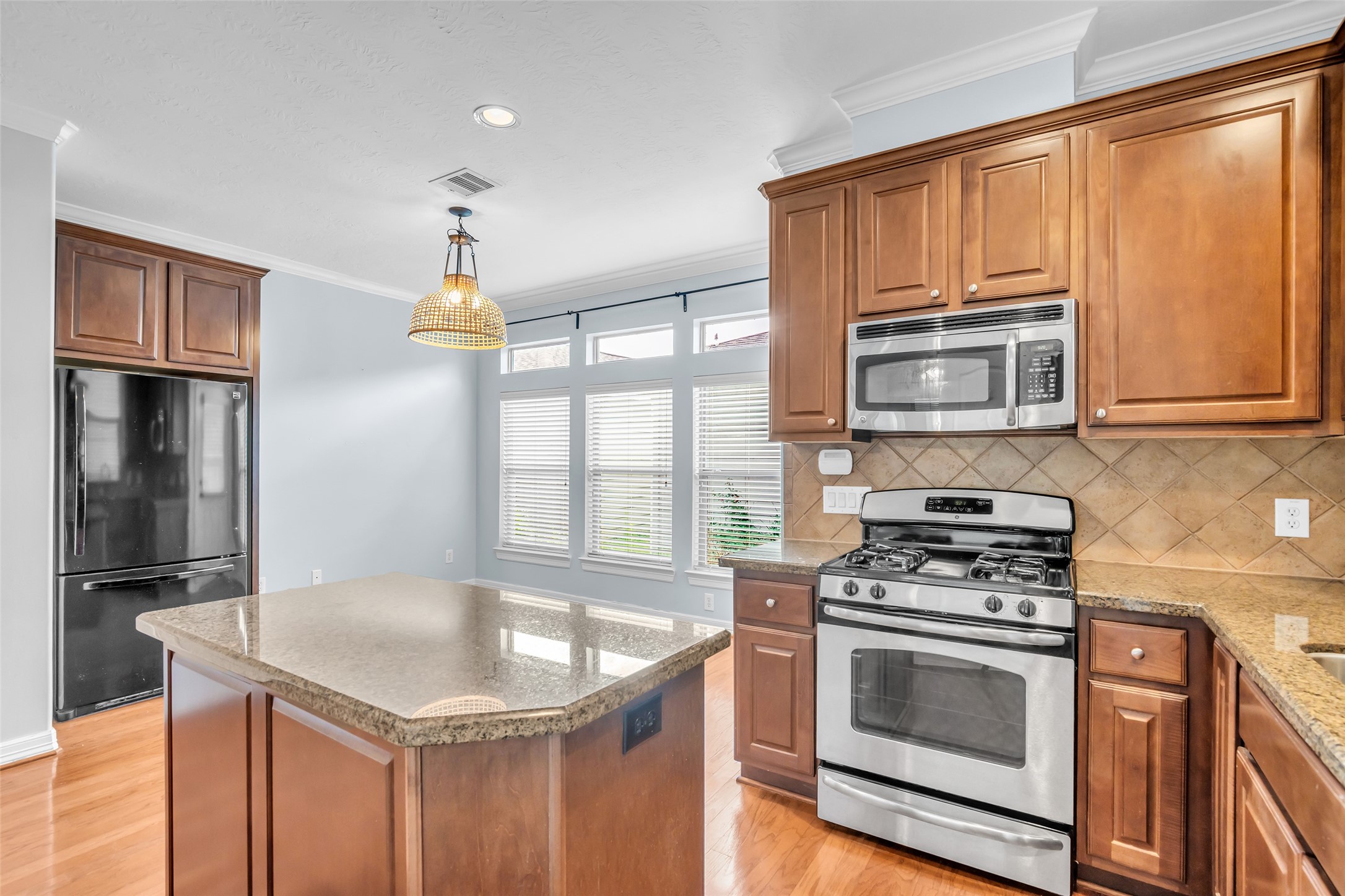 1821 Woodbend Village Court Property Photo 12