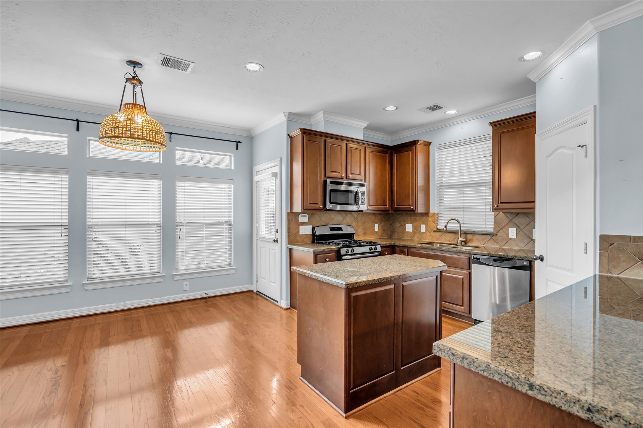 1821 Woodbend Village Court Property Photo 13